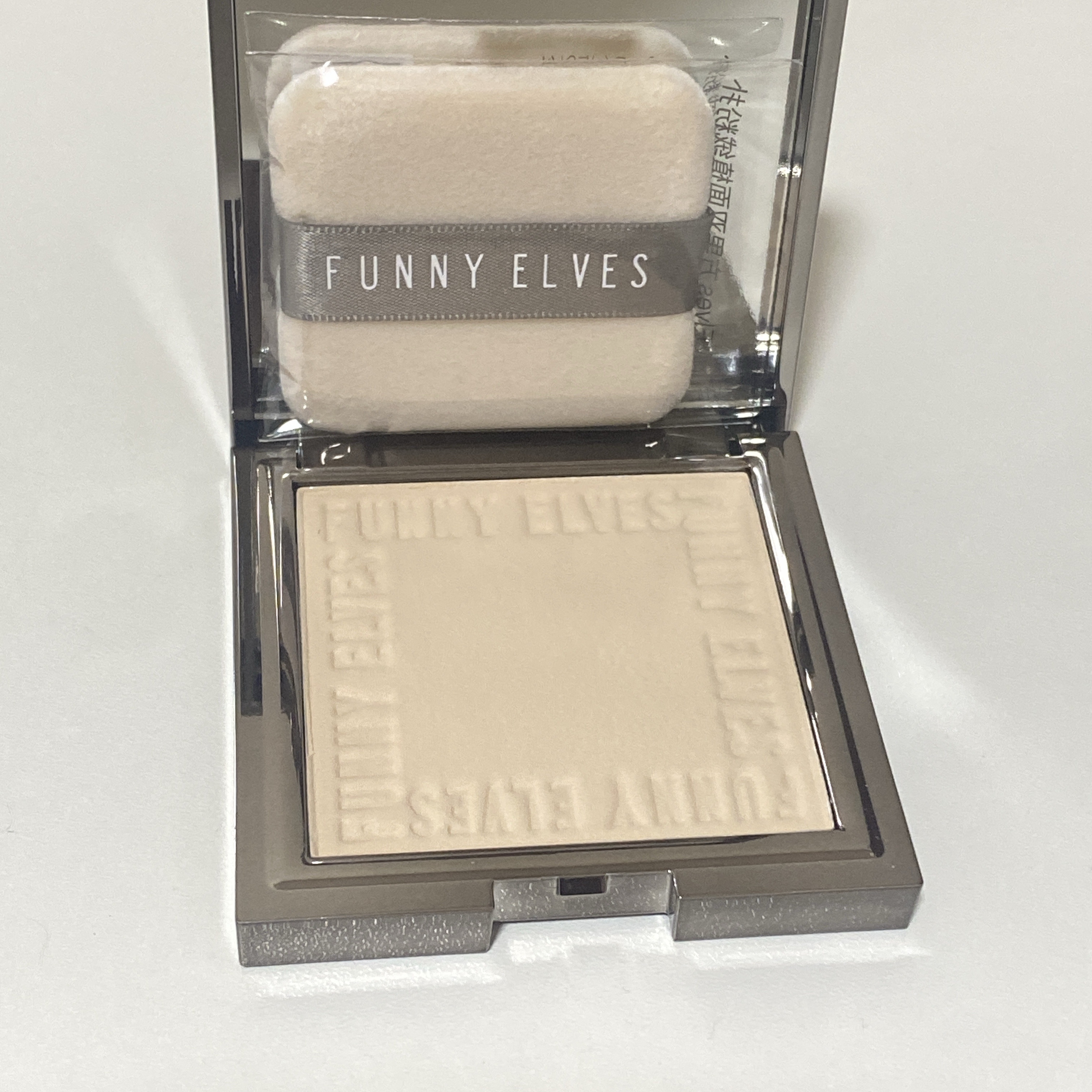 ソフトマットプレストパウダー/FUNNY ELVES方里/プレストパウダーを使ったクチコミ（2枚目）