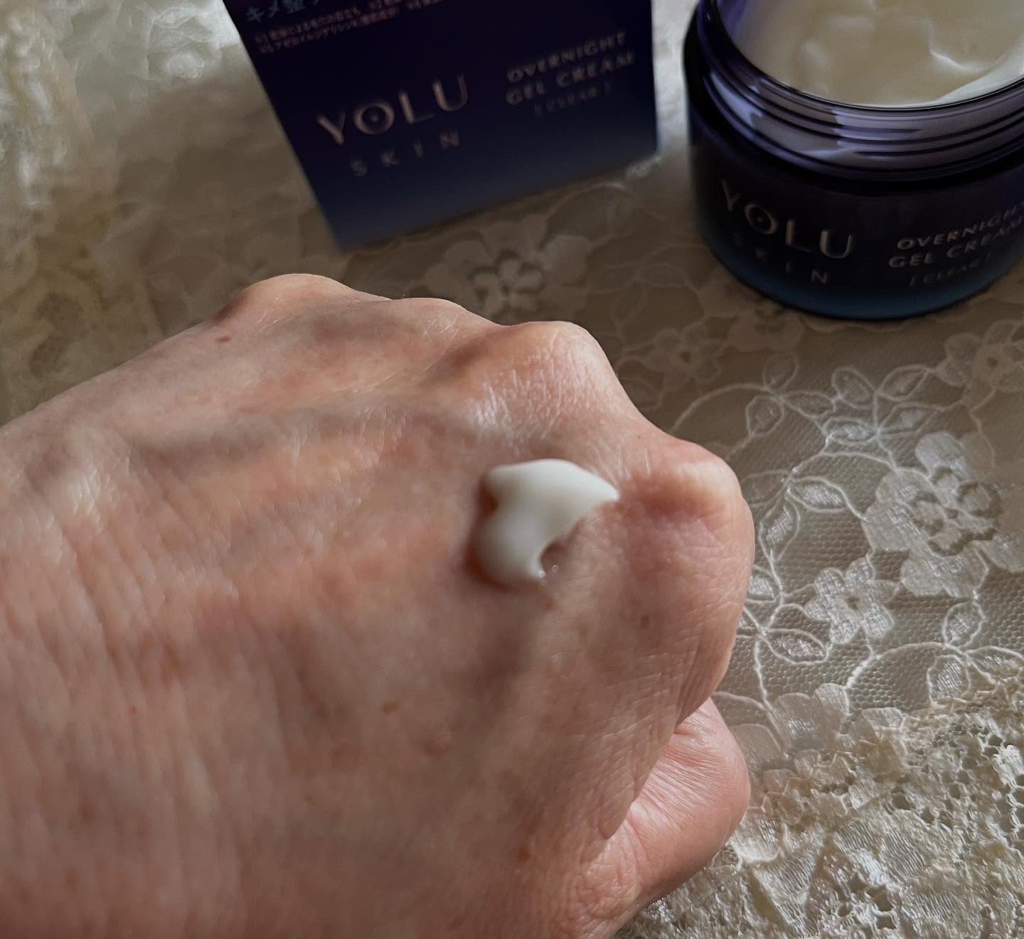 ヨル スキン オーバーナイトジェルクリーム クリア/YOLU/フェイスクリームを使ったクチコミ（2枚目）