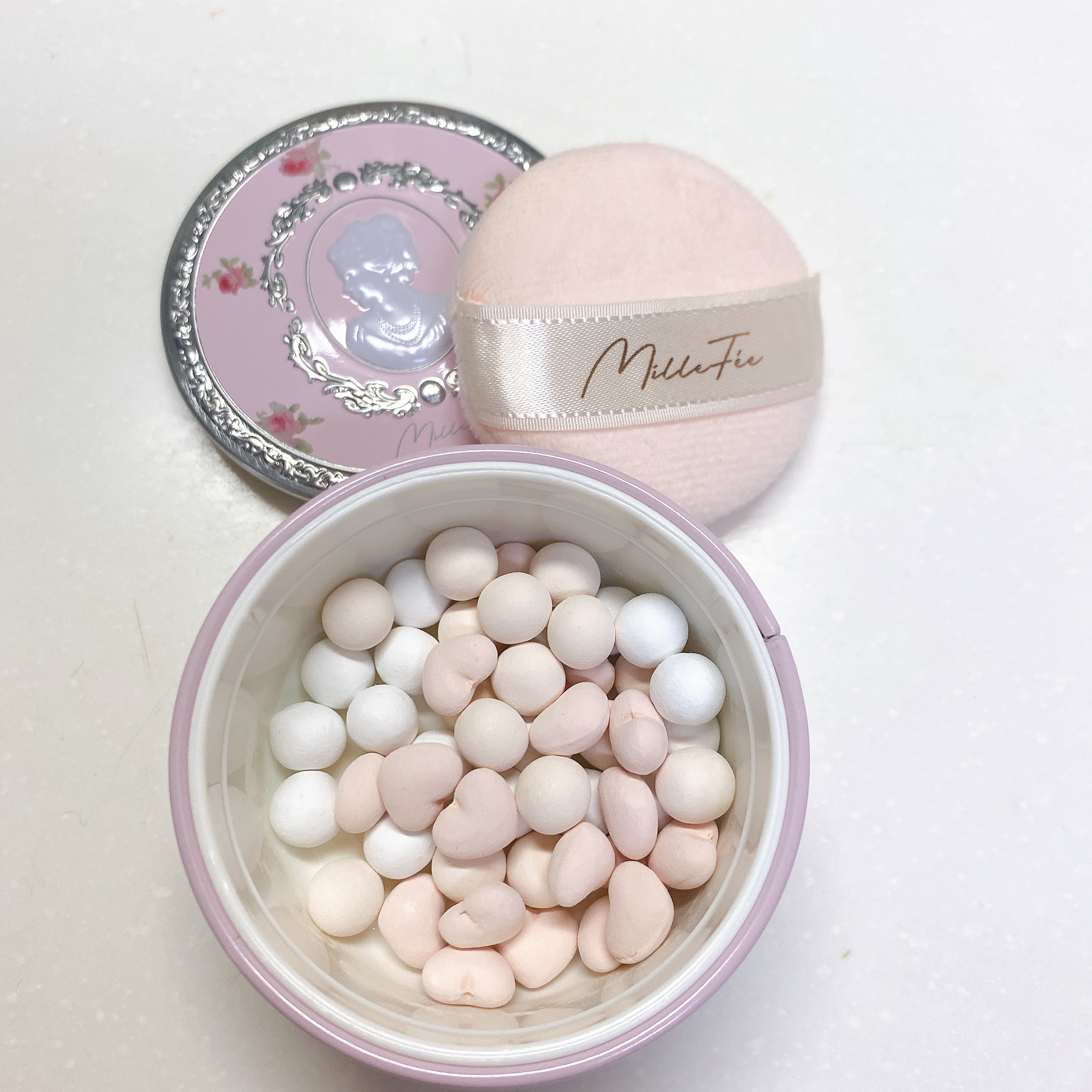 アントワネットペルルフェイスパウダー/MilleFée/ルースパウダーを使ったクチコミ（2枚目）