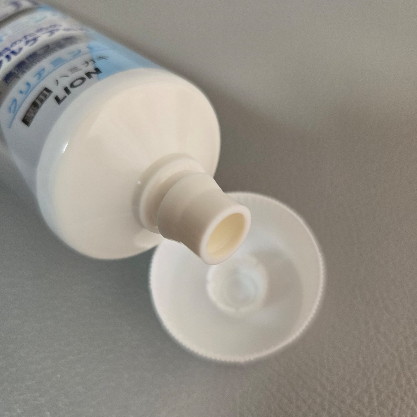 クリニカアドバンテージ+ホワイトニング ハミガキ/クリニカ/歯磨き粉を使ったクチコミ(2枚目)