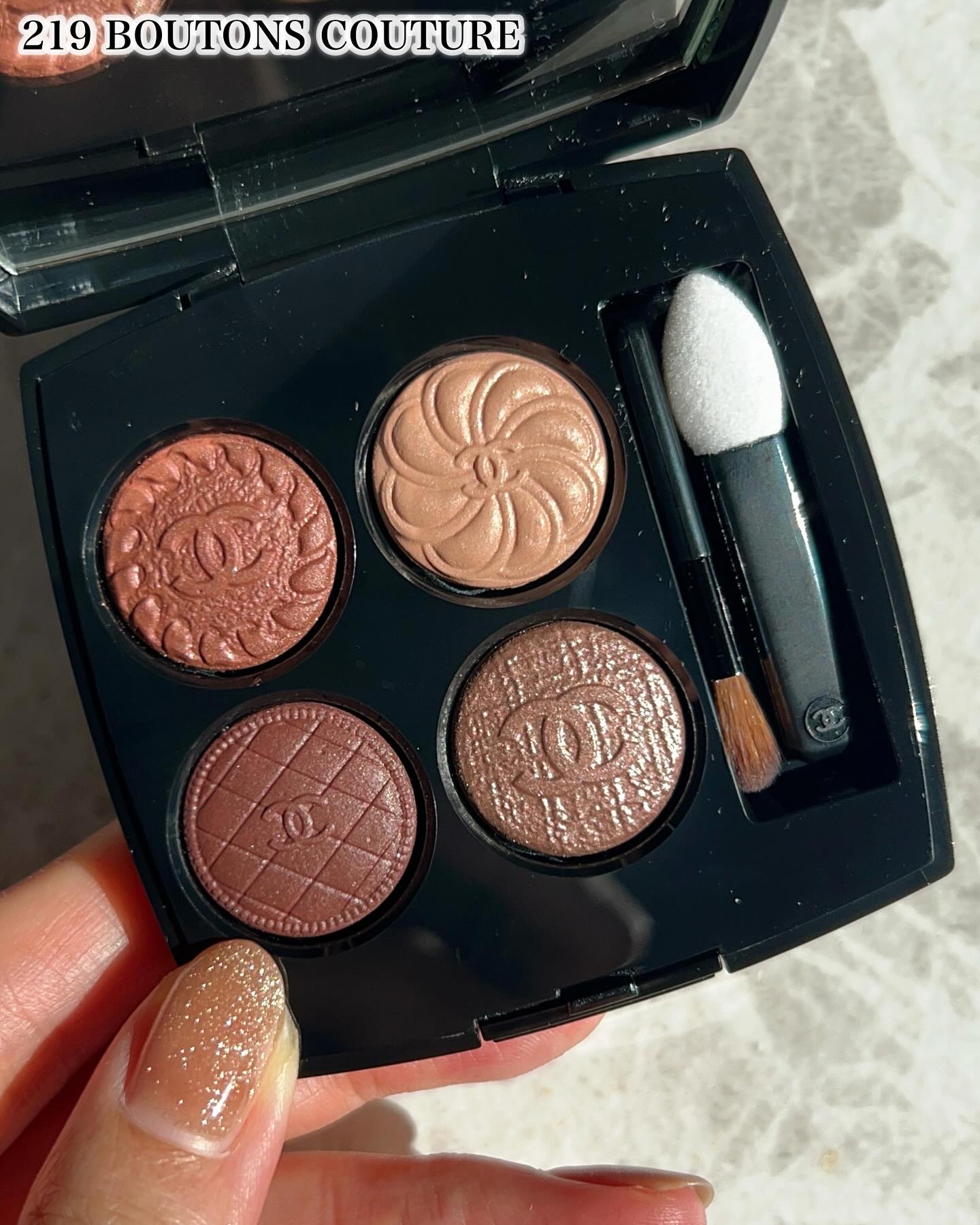 2025年秋新作アイシャドウパレット】レ キャトル オンブル ブトン