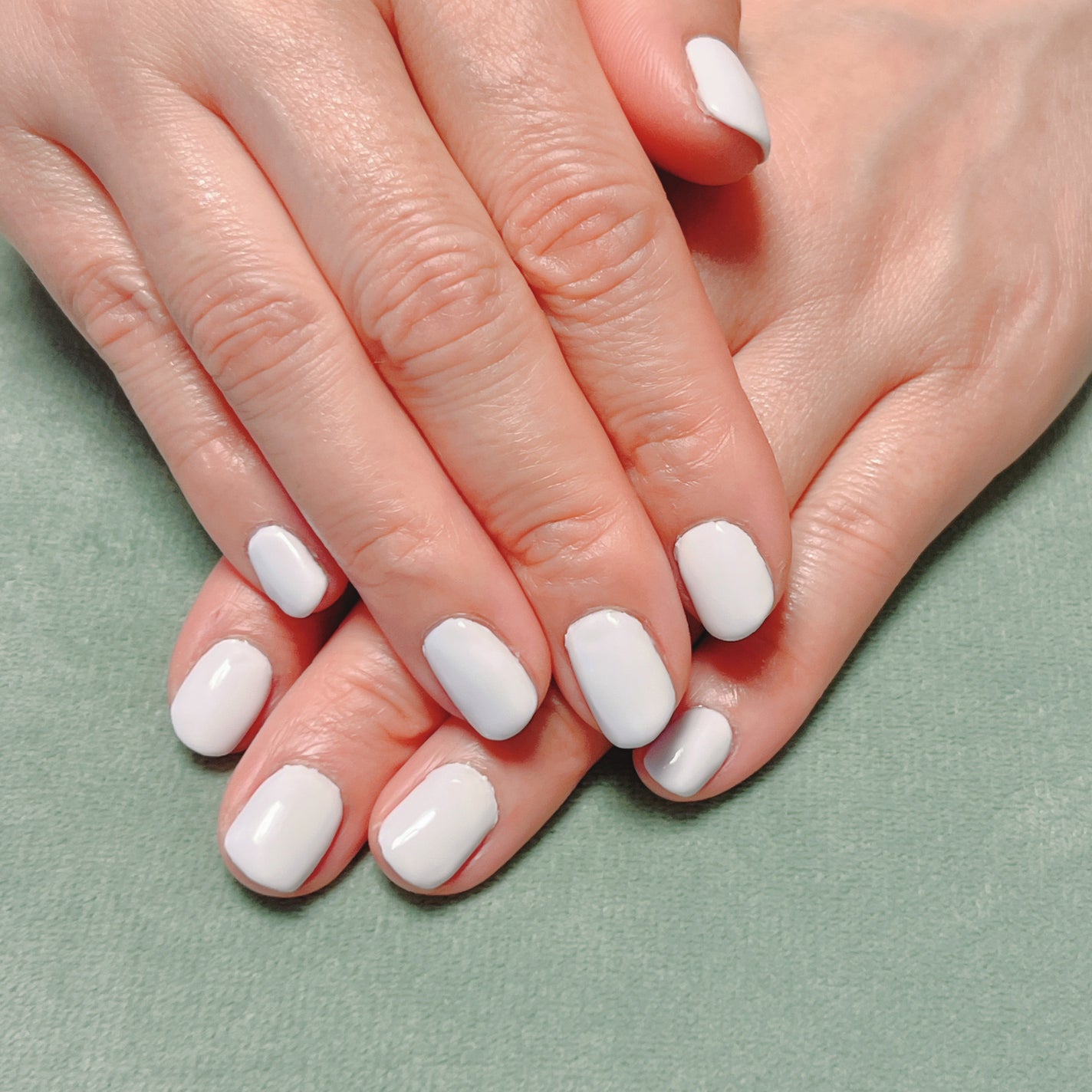 桜羽 on LIPS 「真っ白の難しさを知った😭春なのもあってまだ暖かくないので塗りに..」(1枚目)