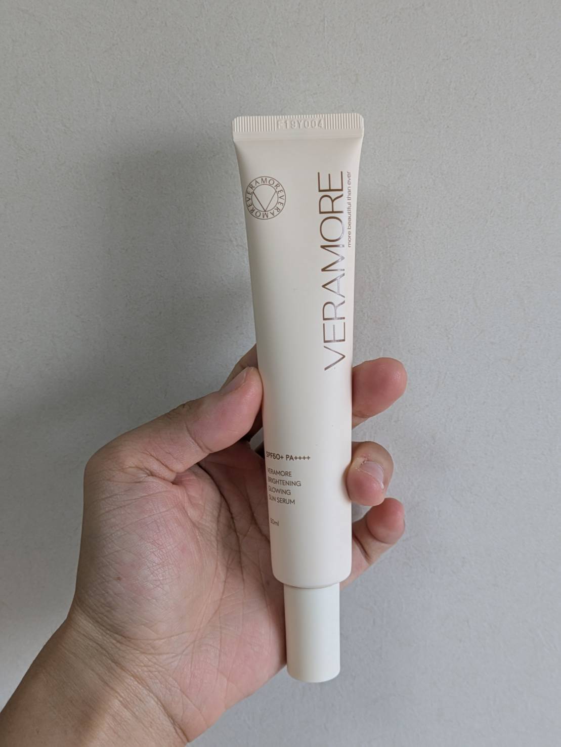 VERAMORE BRIGHTENING GLOWING SUN SERUM/VERAMORE/日焼け止めローションを使ったクチコミ（1枚目）