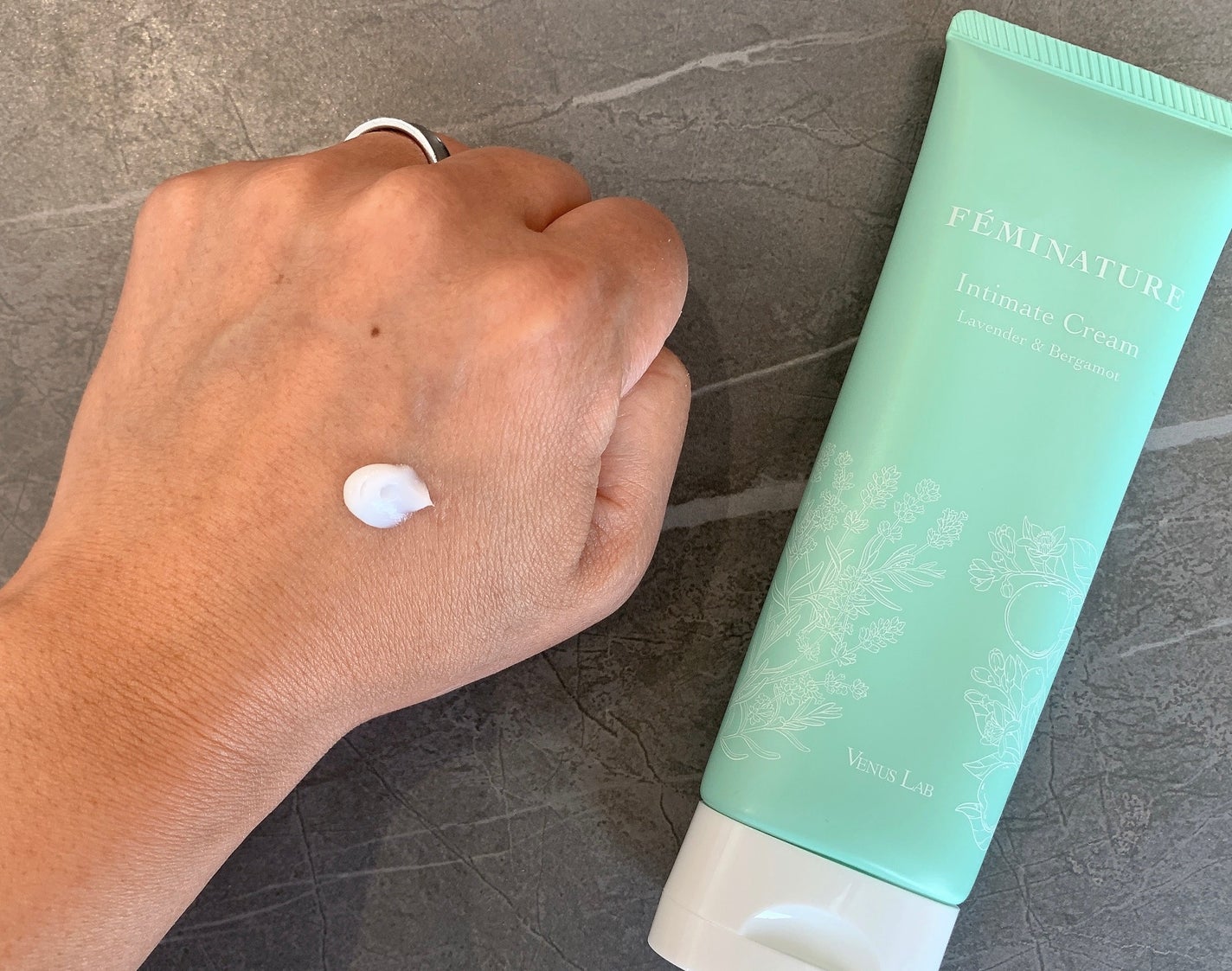 フェミナチュールインティメイトクリーム/ヴィーナスラボ/デリケートゾーンケアを使ったクチコミ(2枚目)