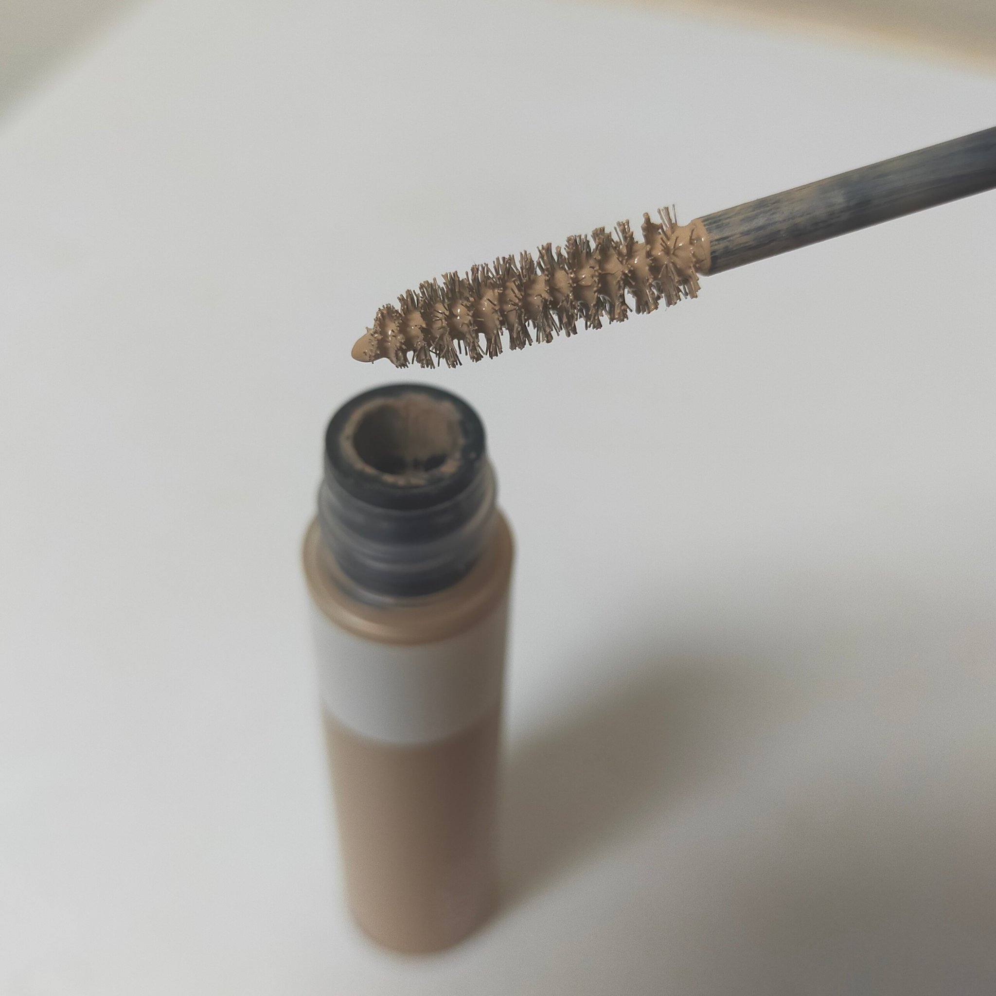 ネイク ブロウカラー コンシーラー/nake/眉マスカラを使ったクチコミ（1枚目）