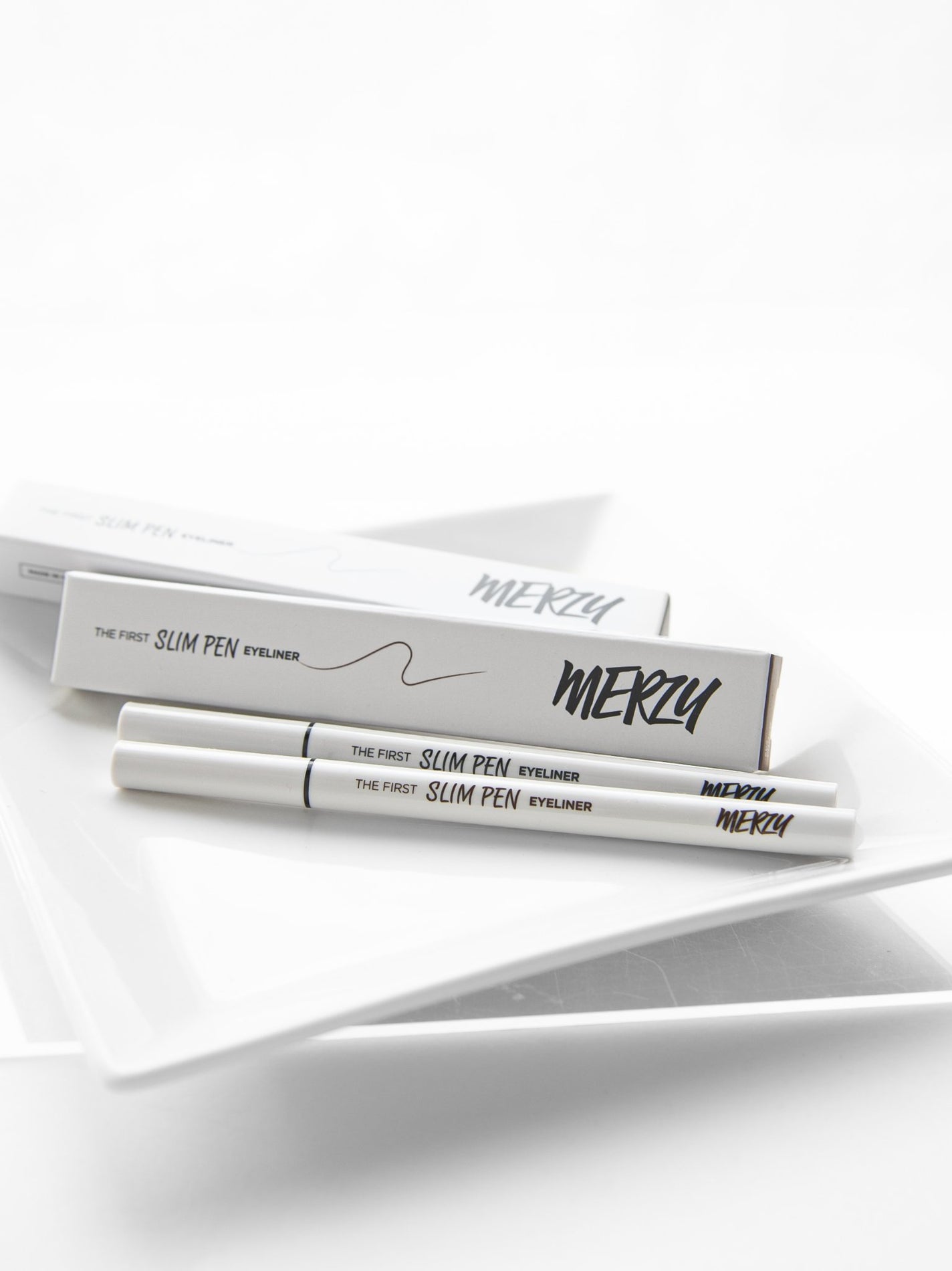 ザファーストスリムペンアイライナー/MERZY/リキッドアイライナーを使ったクチコミ(2枚目)