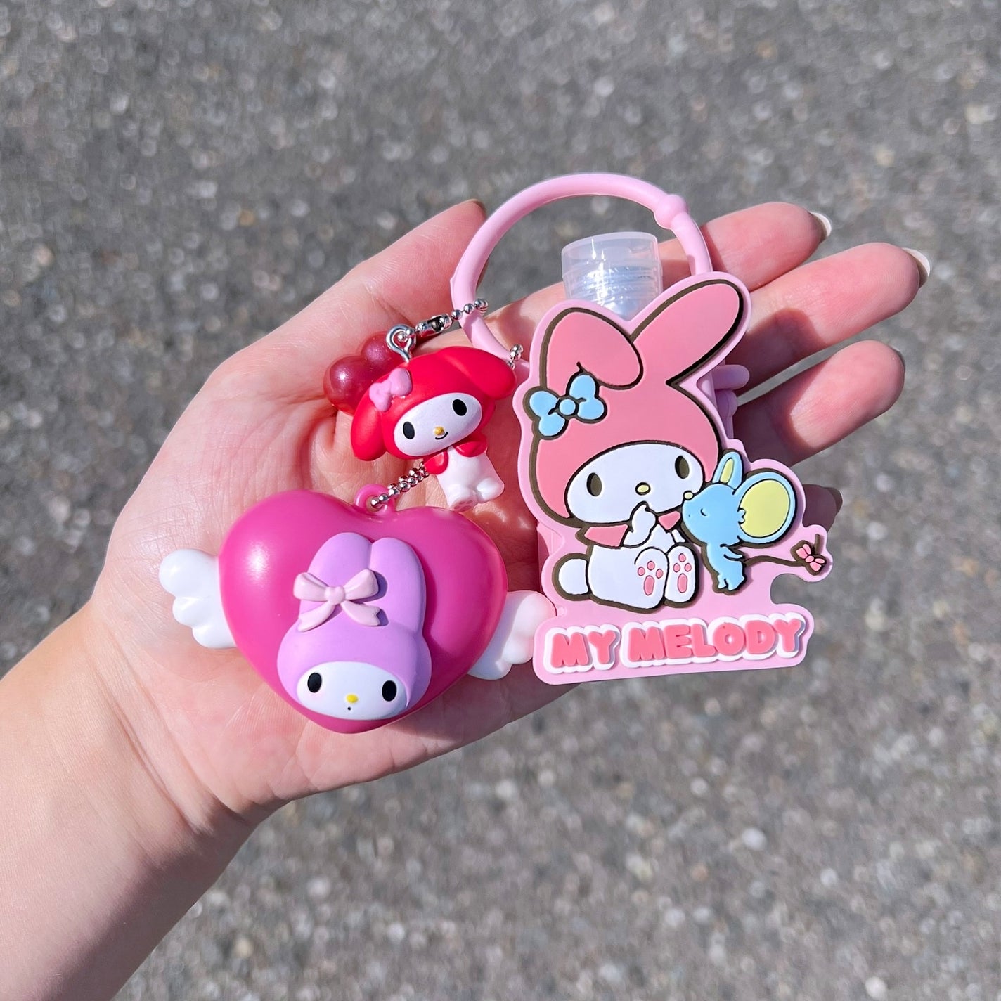 fumi___232323 on LIPS 「マイメロ🩷携帯用のハンドソープホルダーがマイメロ&フラットくん..」(1枚目)