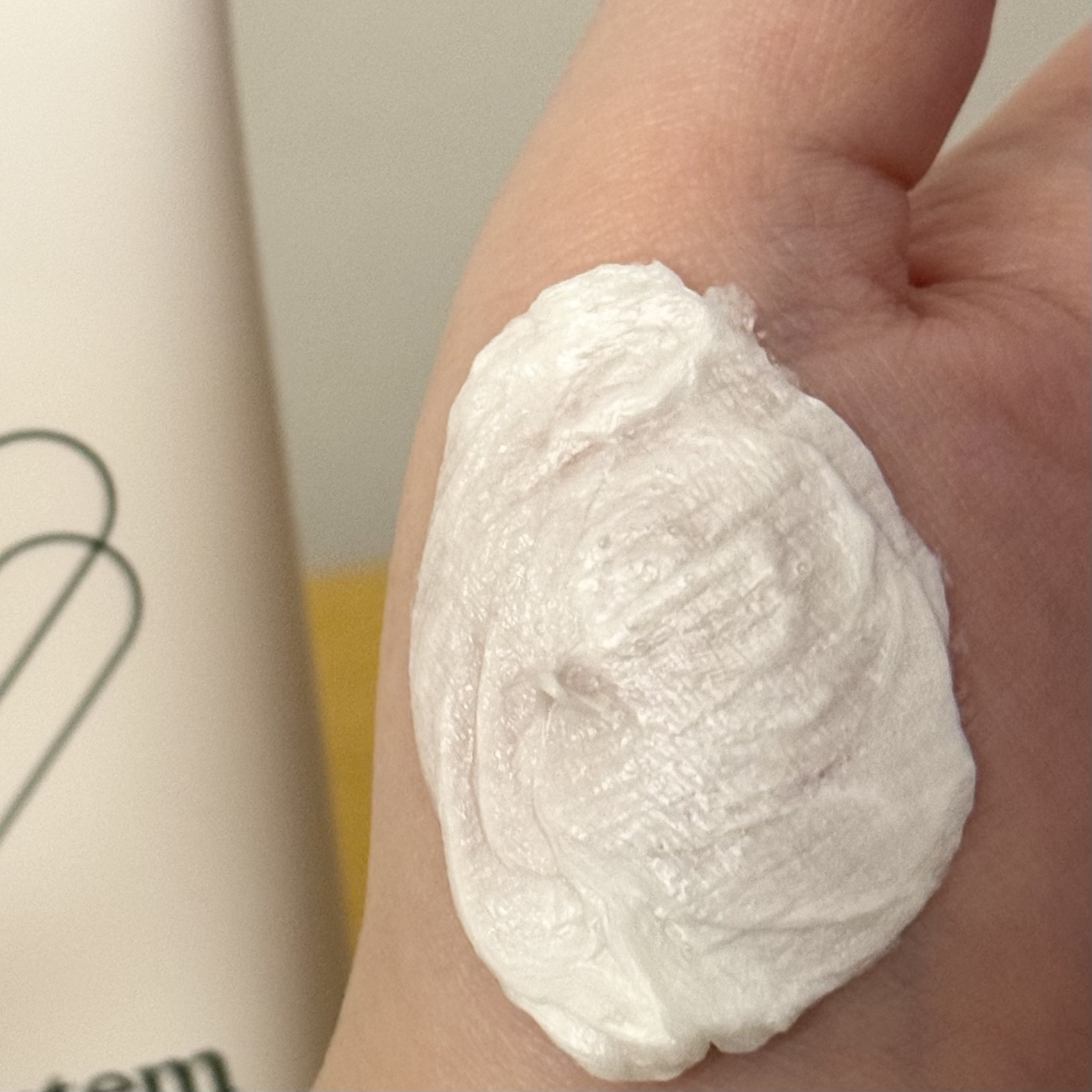 エーキュアピュリファイングフォームクレンザー/cutem/洗顔フォームを使ったクチコミ（2枚目）