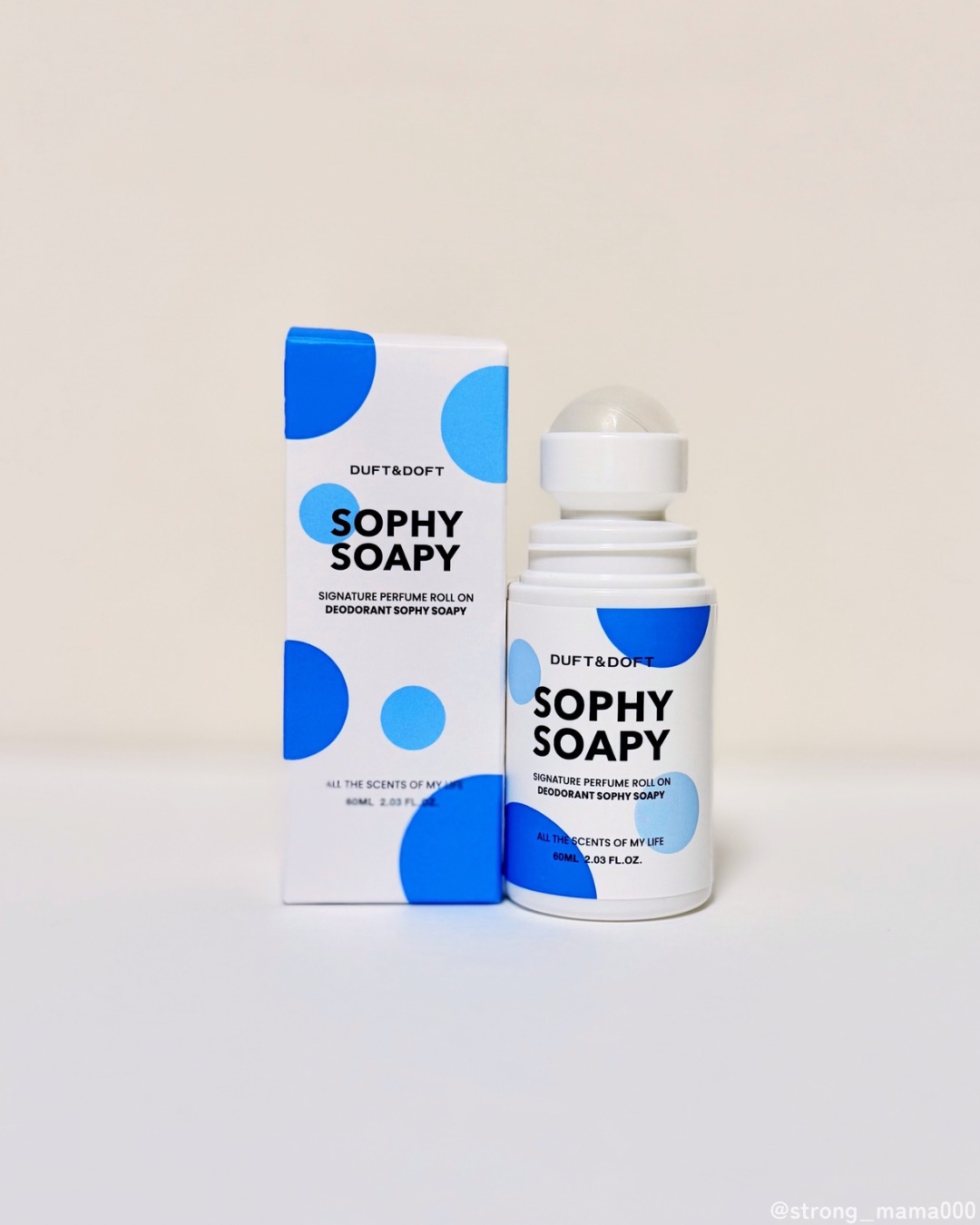 🕊️ダフト&ドフト様🌿
【@duftndoft_jp】


🩵シグネチャー パフューム 
ロールオン デオドラント


ご提供いただきました🫧

暑い夏に気になるワキ汗滲みや
匂いを爽やかに解決できちゃう🙌

ロールオンタイプなの