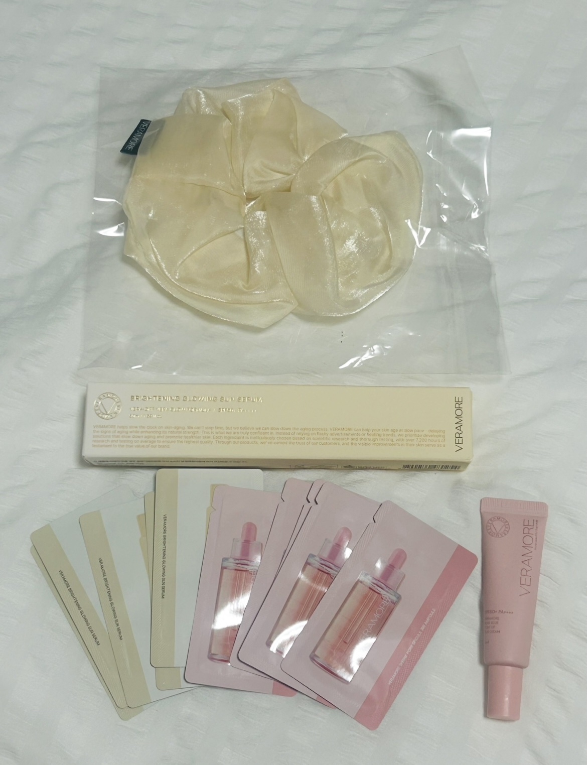 VERAMORE BRIGHTENING GLOWING SUN SERUM/VERAMORE/日焼け止めローションを使ったクチコミ（1枚目）