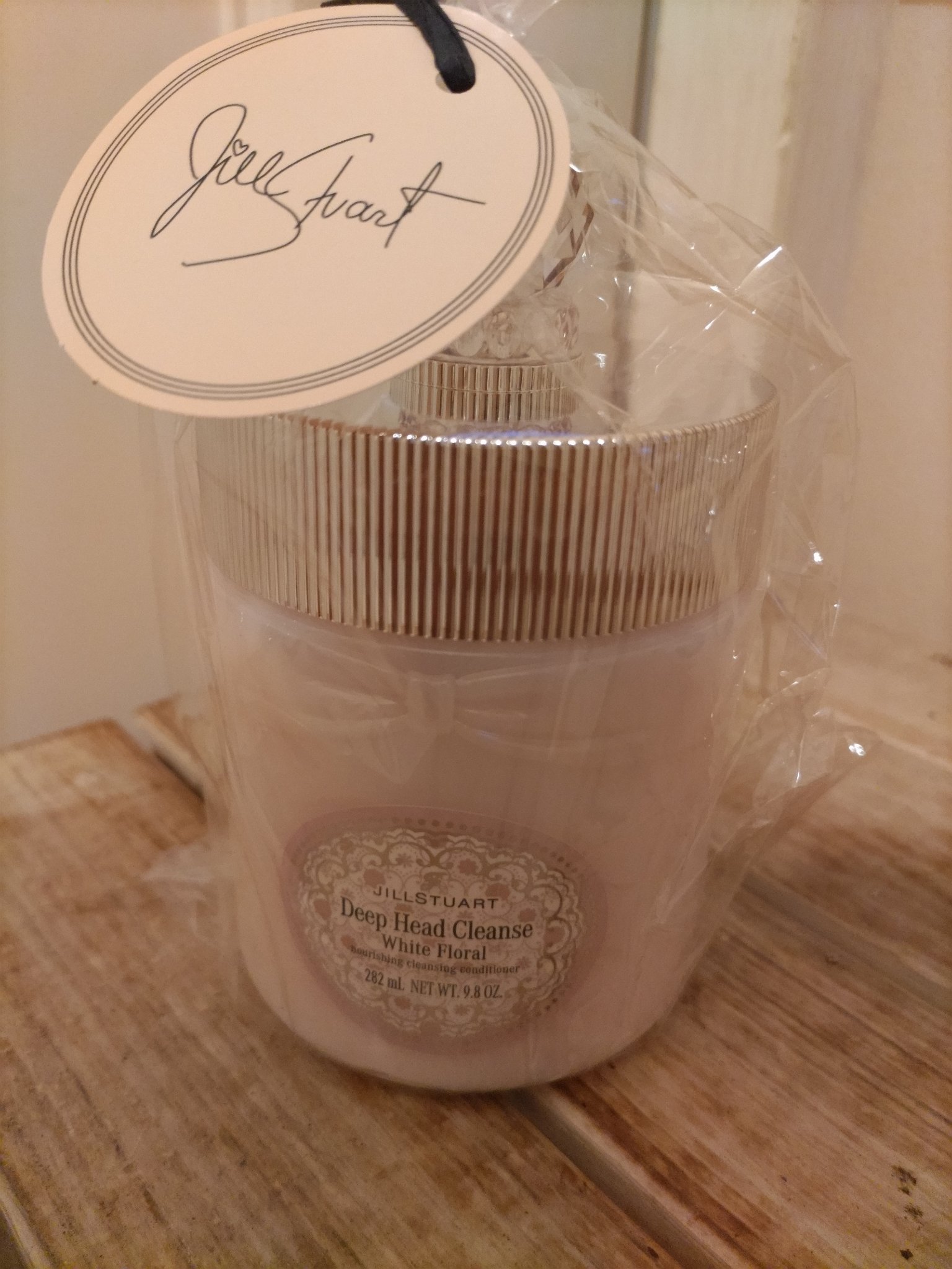 JILL STUART ジルスチュアート　ホワイトフローラル　ディープヘッドクレンズのクチコミ「ジルスチュアート　ホワイトフローラル　ディープヘッドクレンズ 　香りの好みはあると思いますがジ.....」（1枚目）