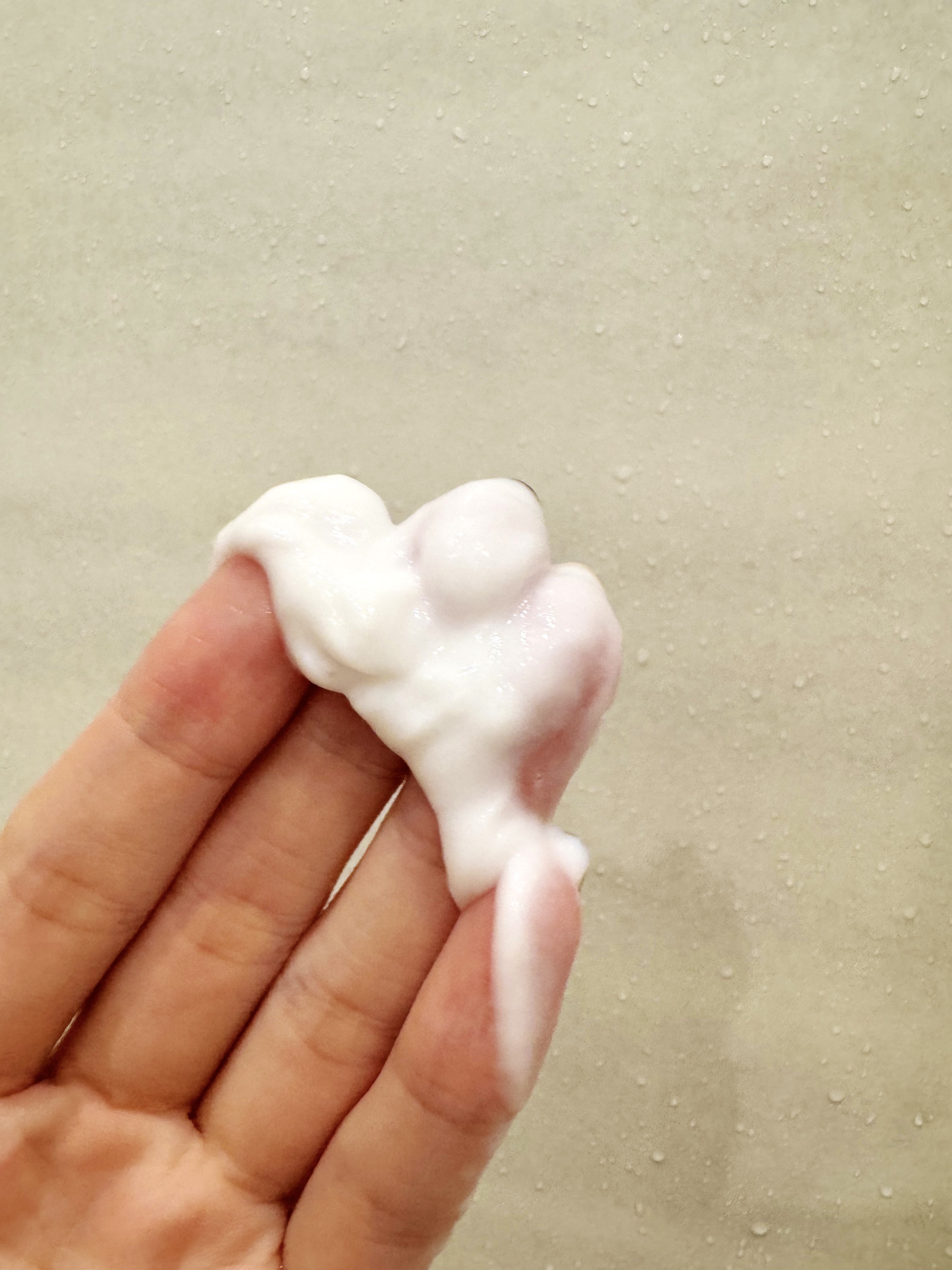 ダヴ クリームボディウォッシュ コンフォートモイスチャー/ダヴ/ボディソープを使ったクチコミ（2枚目）