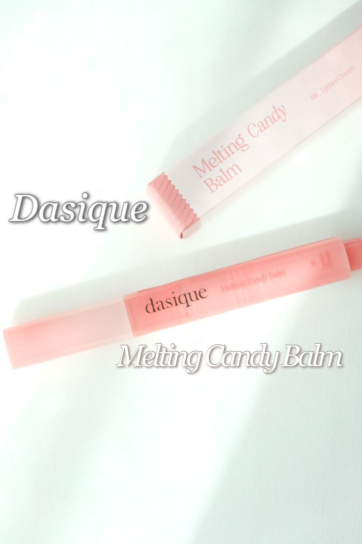 Dasique 
Melting Candy Balm

dasique
メルティングキャンディーバーム
09 Lychee Cream

ちょっぴり白みがかった明るめのライチカラー

柔らかバームのスティックタイプで
塗った瞬間体温でとろ