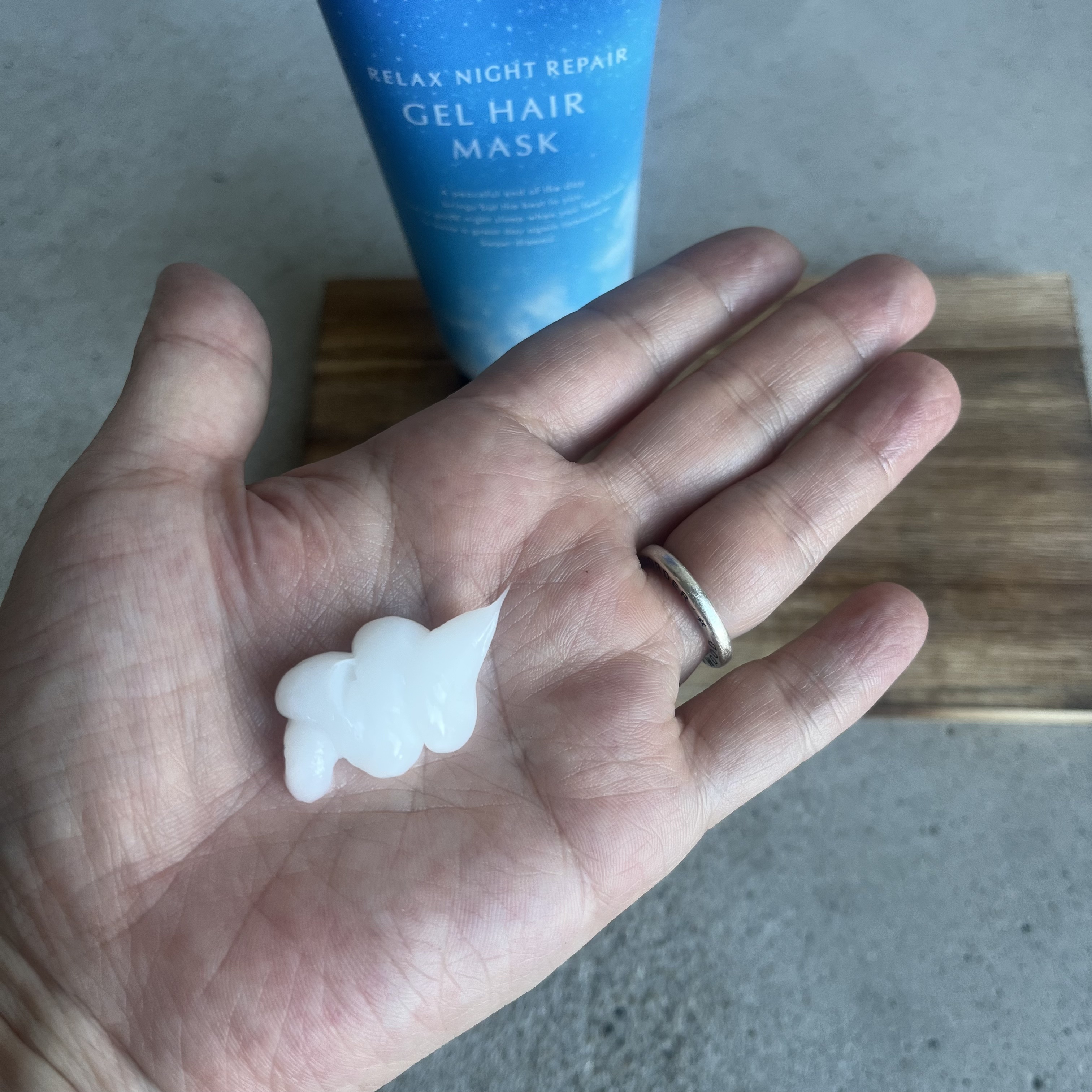 リラックスナイトリペアジェルヘアマスク/YOLU/ヘアマスク・ヘアパックを使ったクチコミ（2枚目）