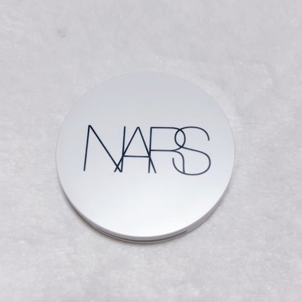 NARS ライトリフレクティング ルミナイジングパウダー/NARS/パウダーハイライトを使ったクチコミ(2枚目)