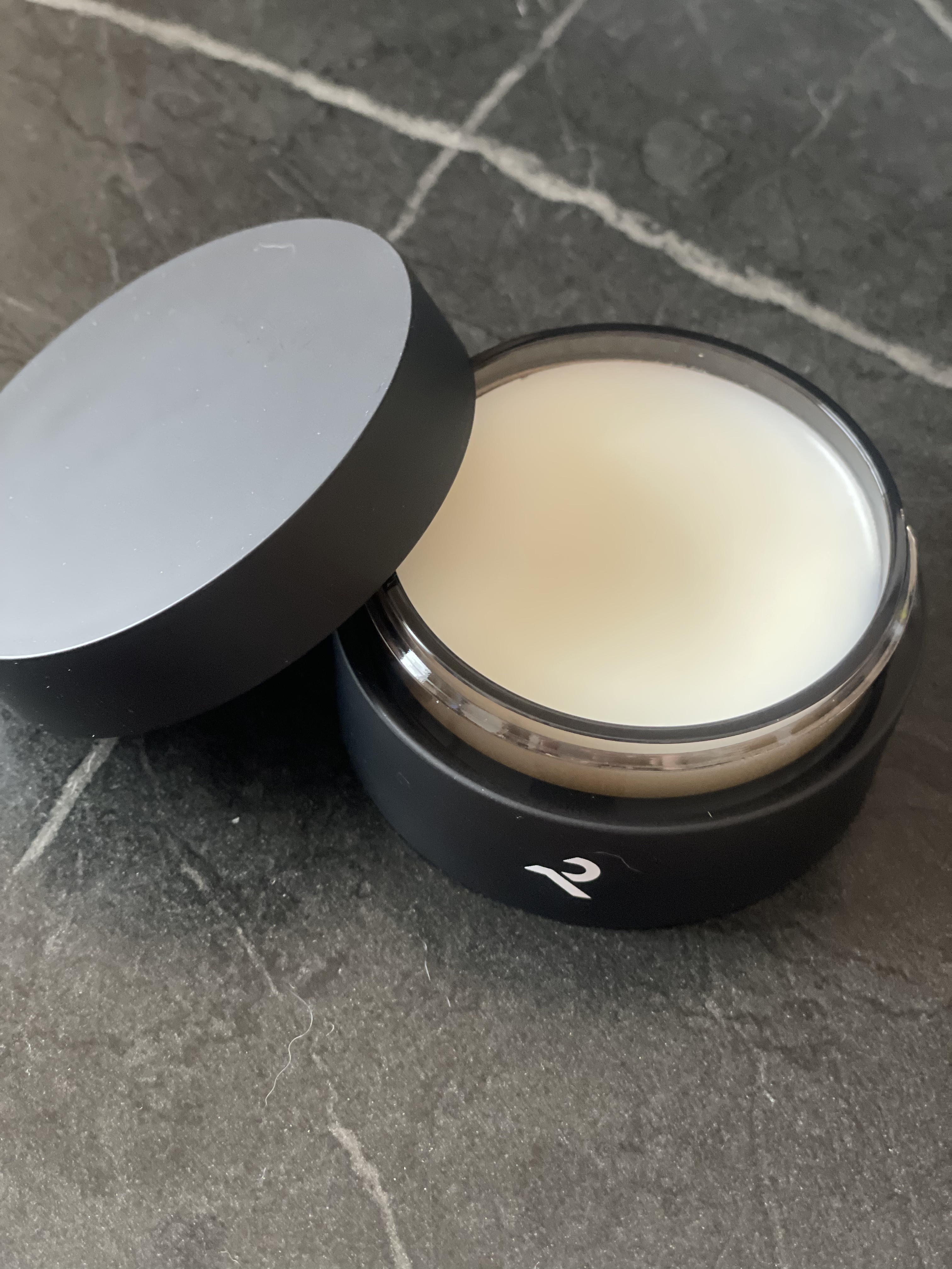 RETOUCH RETOUCH nu HAIR BALMのクチコミ「RETOUCH (レタッチ)
BALM soft musk
 
メンズヘアサロンfifthが作.....」（2枚目）