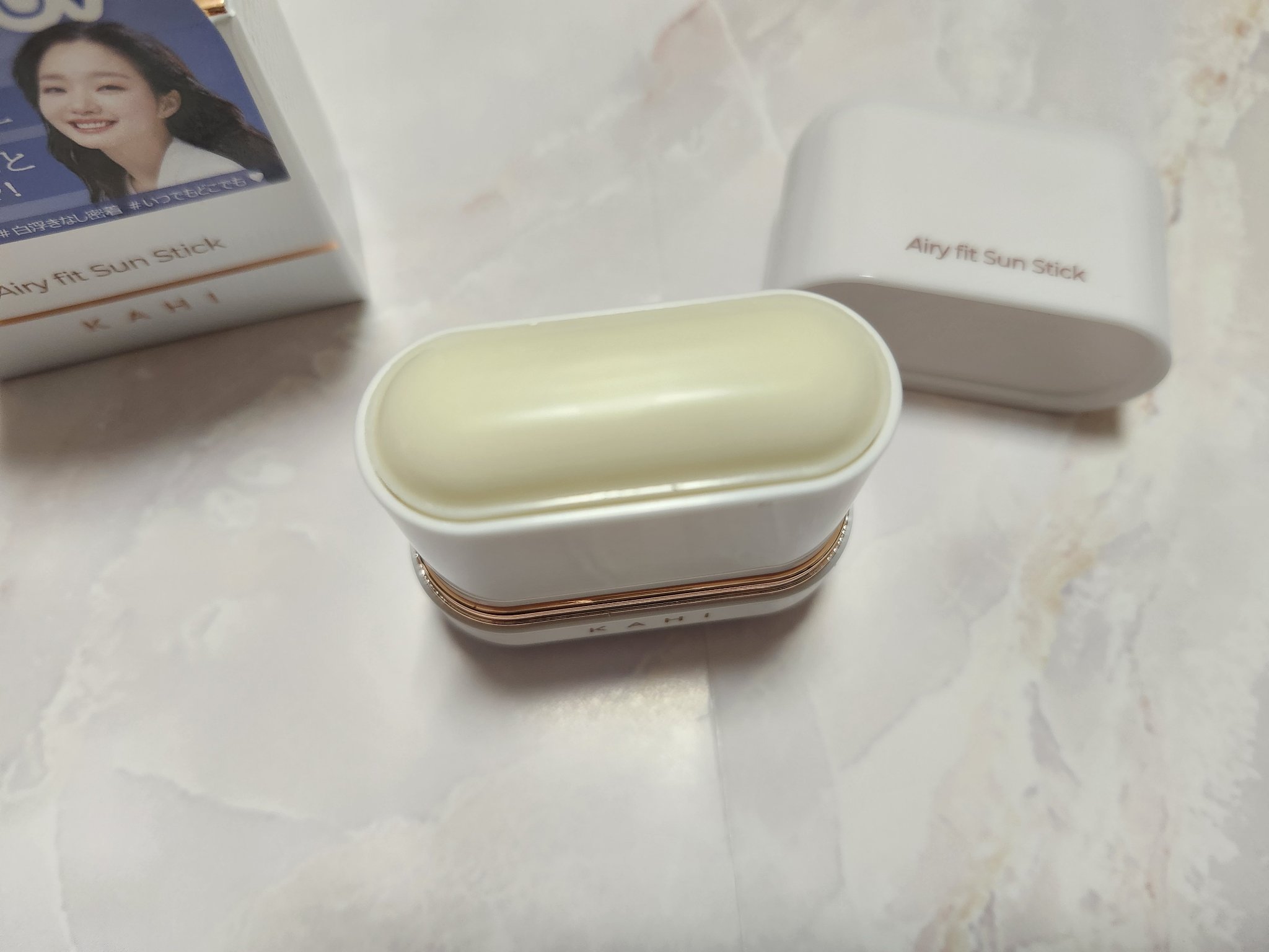 KAHI エアリーフィットサンスティックのクチコミ「KAHIさまからいただきました。

エアリーフィットサンスティック

スティックタイプの日焼け.....」（1枚目）