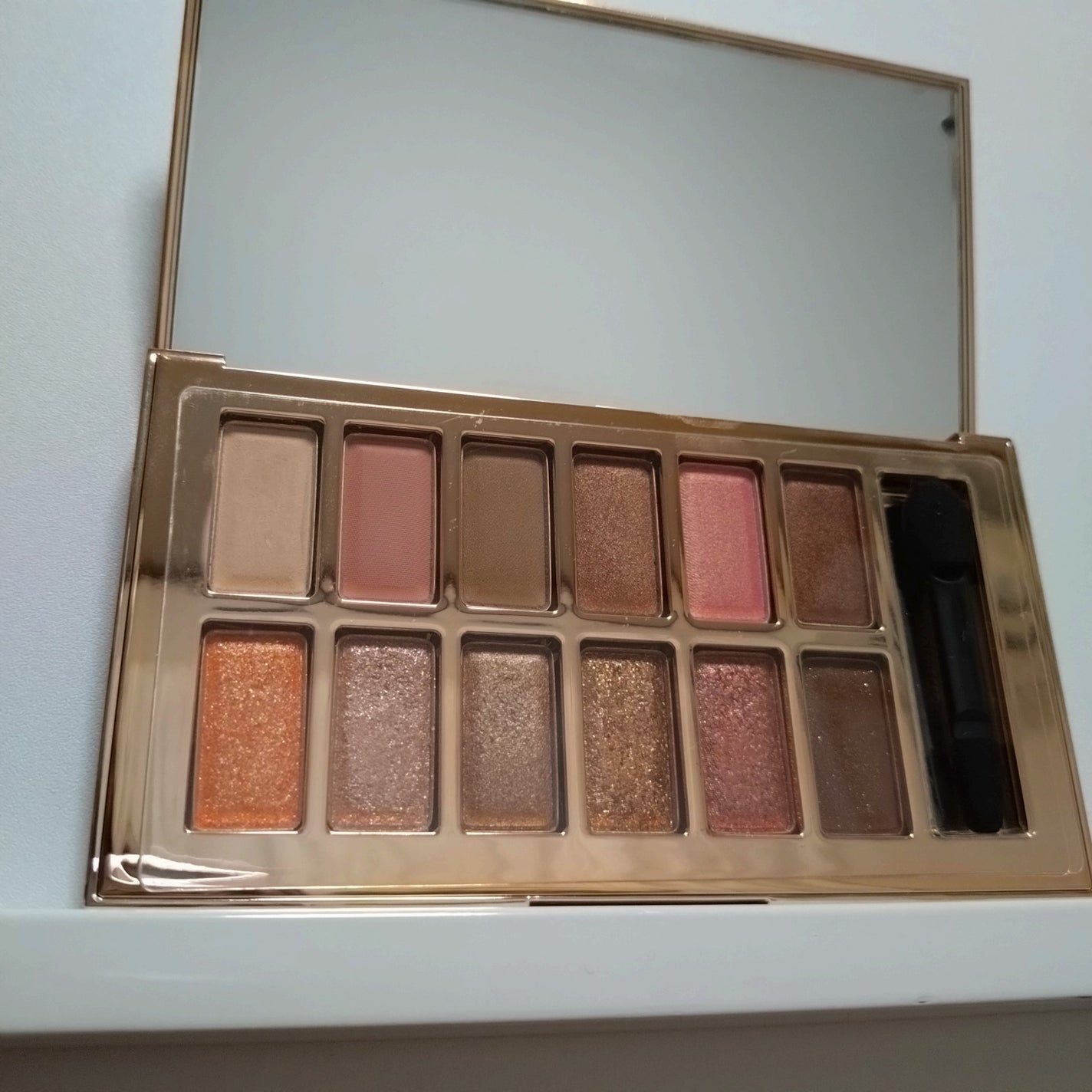 バレンタインボックス/VAVI MELLO/アイシャドウパレットを使ったクチコミ(4枚目)