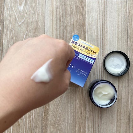 ヨル スキン オーバーナイトジェルクリーム クリア/YOLU/フェイスクリームを使ったクチコミ(4枚目)