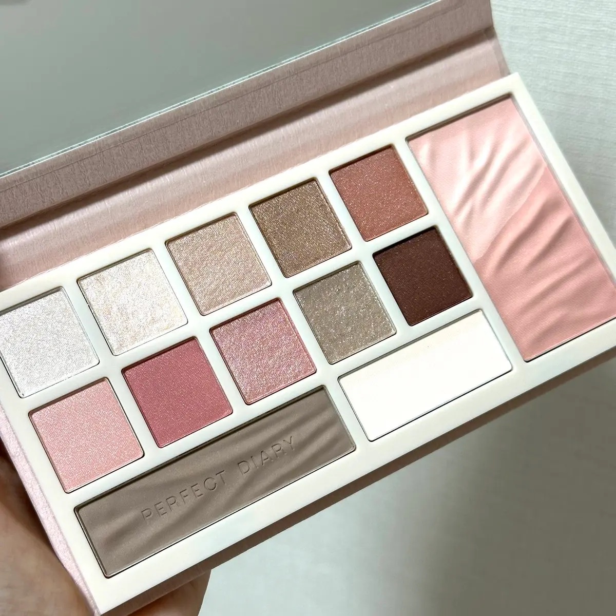 デザイナーアイズ＆チークパレット/PERFECT DIARY/アイシャドウパレットを使ったクチコミ（1枚目）