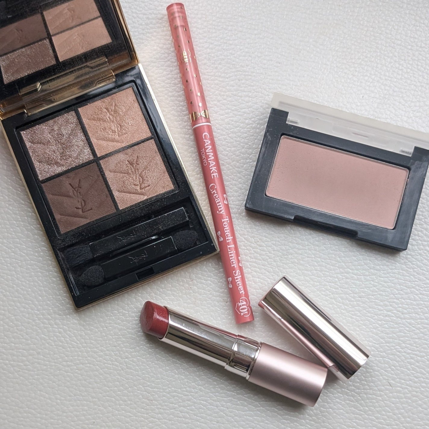 pafu8 on LIPS 「#今日のコスメ#今日のメイクこんにちは🤍サンローランの秋コスメ..」(1枚目)