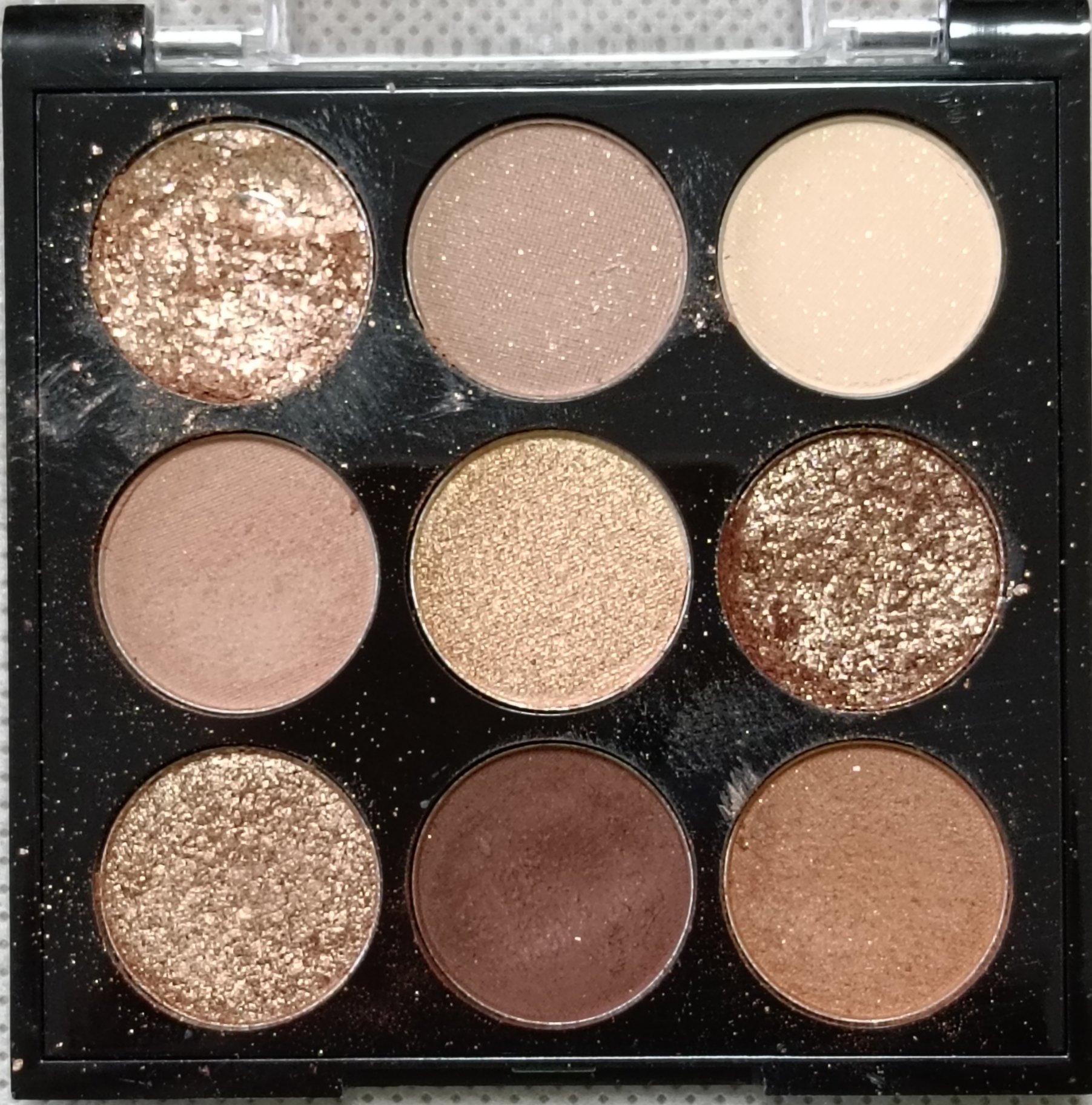 ＵＧＴ　ドットアイカラーパレット 01c　パンプキン/U R GLAM/アイシャドウパレットを使ったクチコミ（3枚目）