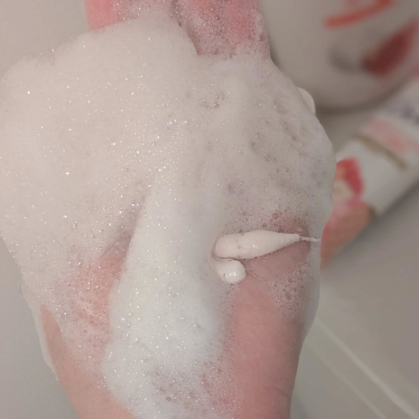 ダヴ ふわとろ クリーミースクラブ ザクロ&シアバター/ダヴ/ボディスクラブを使ったクチコミ(6枚目)