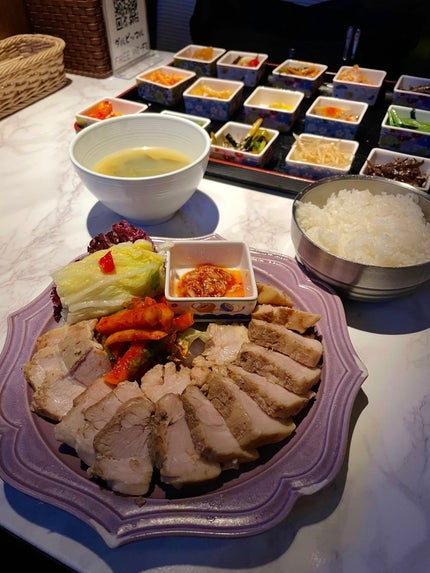 しのち☀️ on LIPS 「ナルトとにごやんのほっこり2人旅2人は初めての韓国料理🥘西武新..」(5枚目)