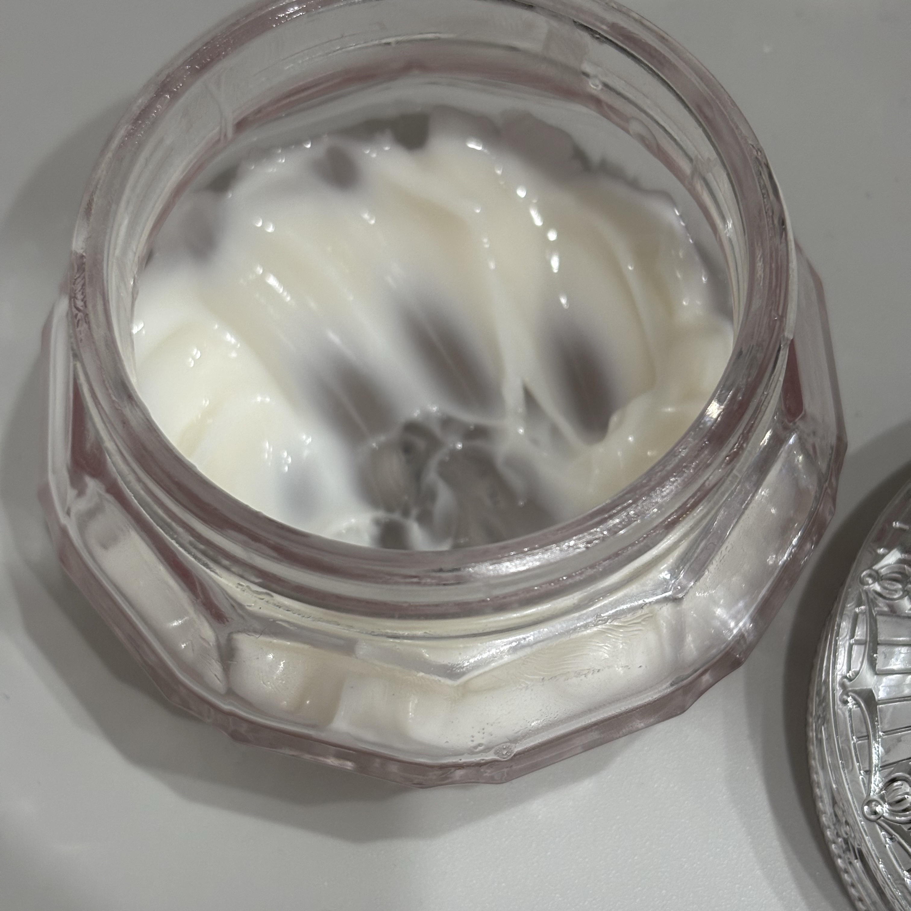 クリスタルブルーム パフュームド ボディクリーム/JILL STUART/ボディクリームを使ったクチコミ（3枚目）