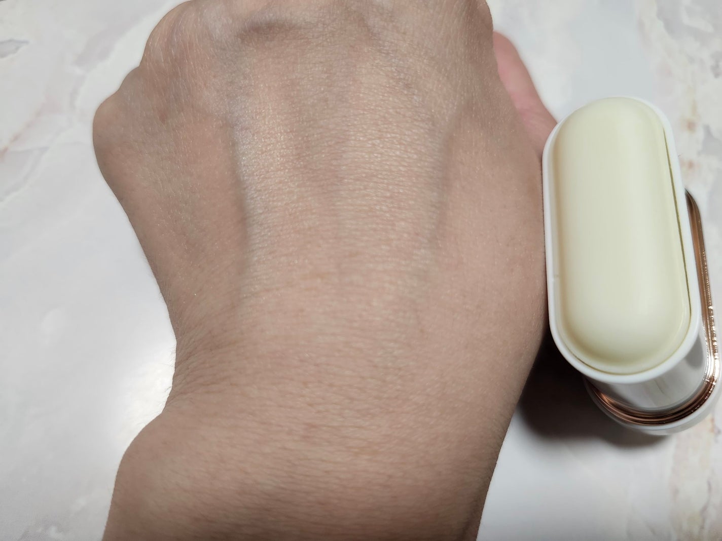 エアリーフィットサンスティック/KAHI/日焼け止めスティックを使ったクチコミ(2枚目)