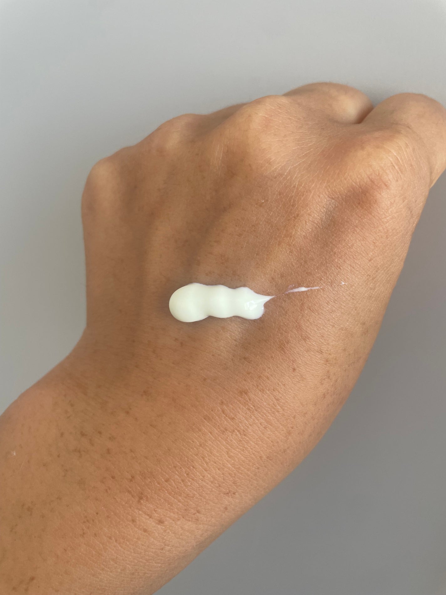 VERAMORE BRIGHTENING GLOWING SUN SERUM/VERAMORE/日焼け止めローションを使ったクチコミ(2枚目)