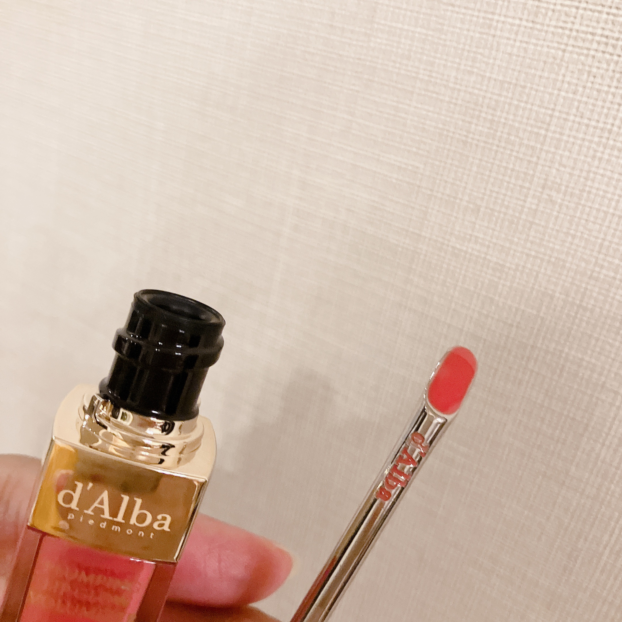 プランピングリップグロウムードボリューマイザー/ダルバ/リップグロスを使ったクチコミ（2枚目）