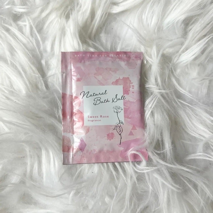 ⁂hinami⁂フォロバ100 on LIPS 「北陸化成ナチュラルバスソルト スイートローズ♡ポイント♡・オー..」(1枚目)
