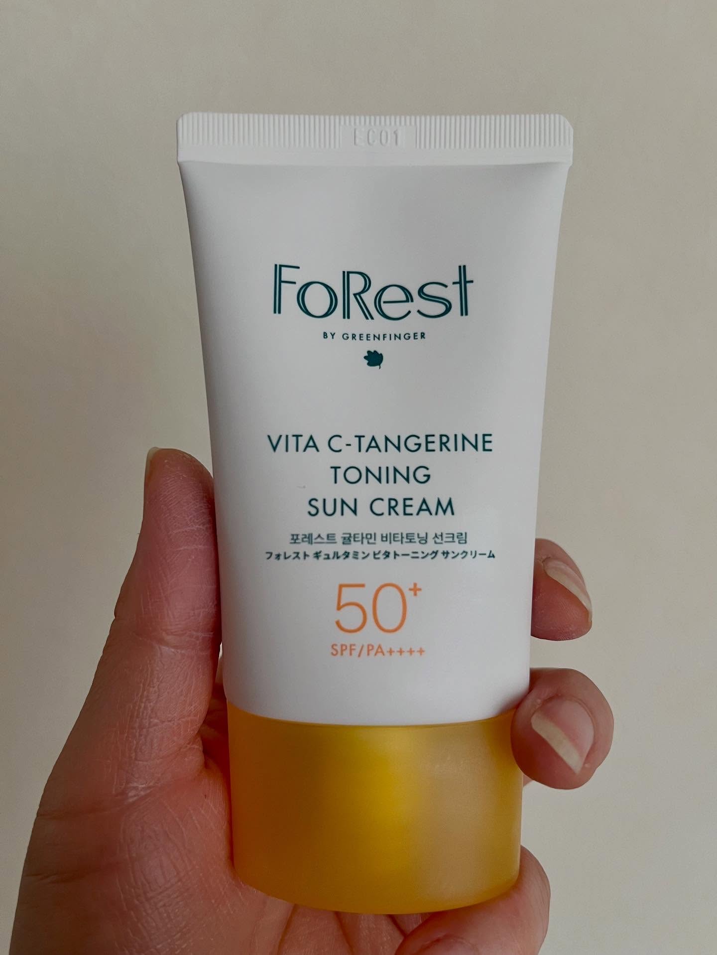 フォレストギュルタミンビタトーニングサンクリーム/FoRest by Greenfinger/日焼け止めクリームを使ったクチコミ（2枚目）