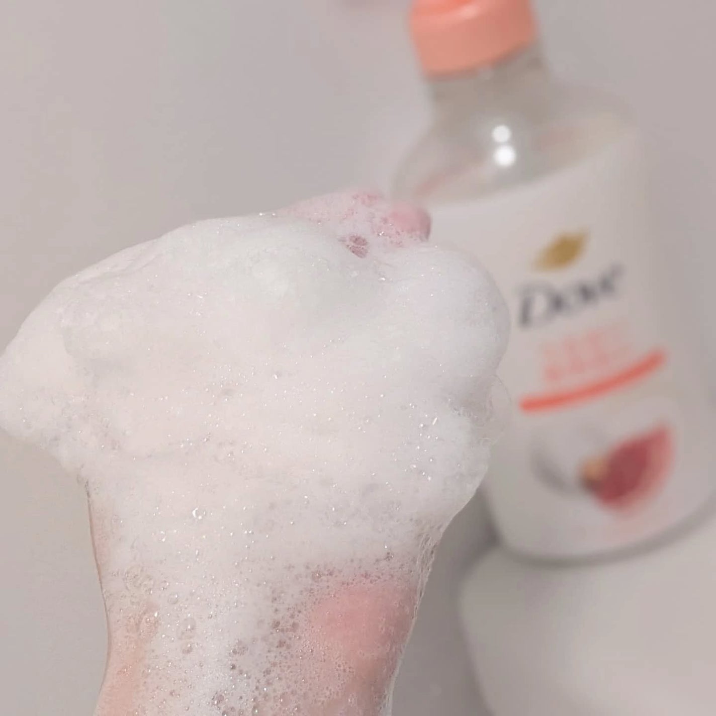 ダヴ ふわとろ クリーミースクラブ ザクロ&シアバター/ダヴ/ボディスクラブを使ったクチコミ(3枚目)