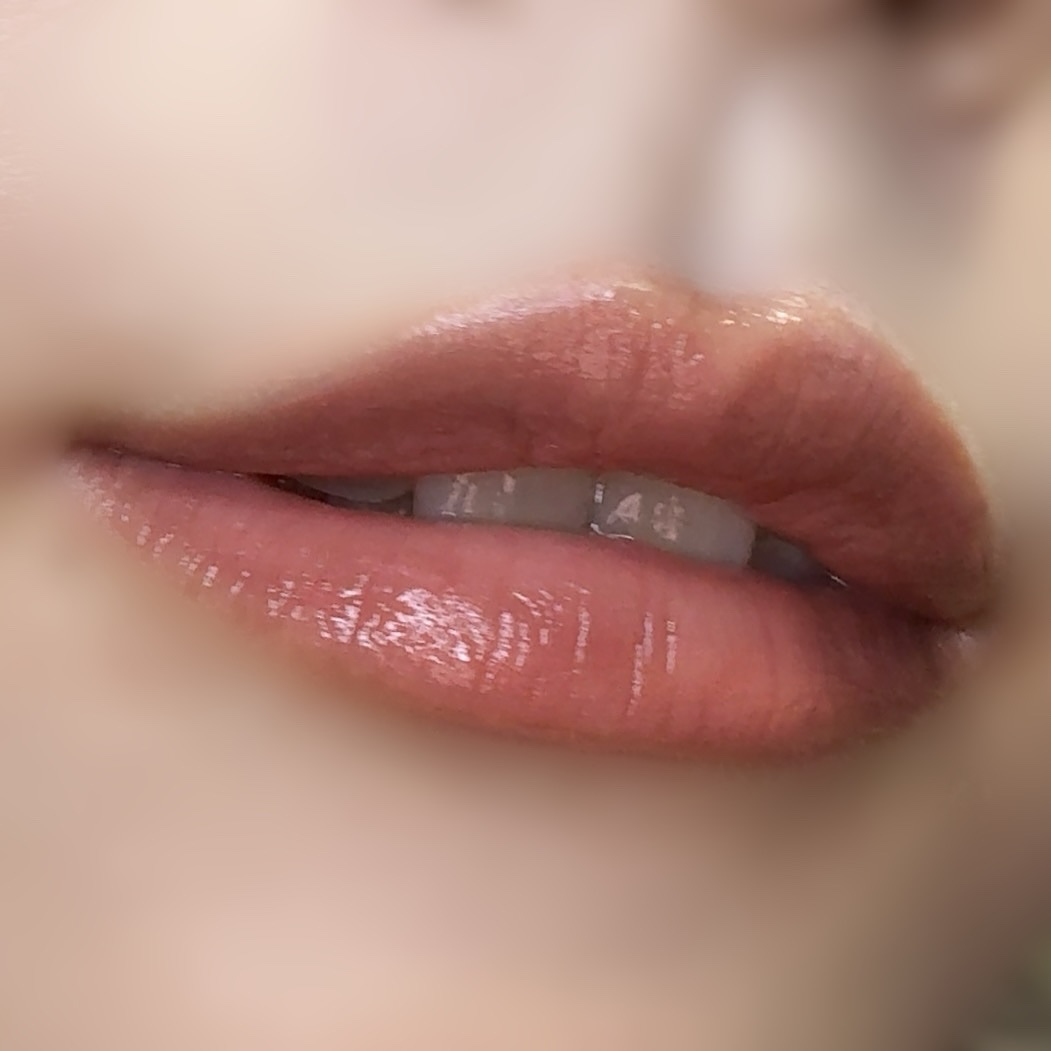 シアーグラスリップスティック 04 ヘーゼル/hana by hince/口紅を使ったクチコミ（3枚目）