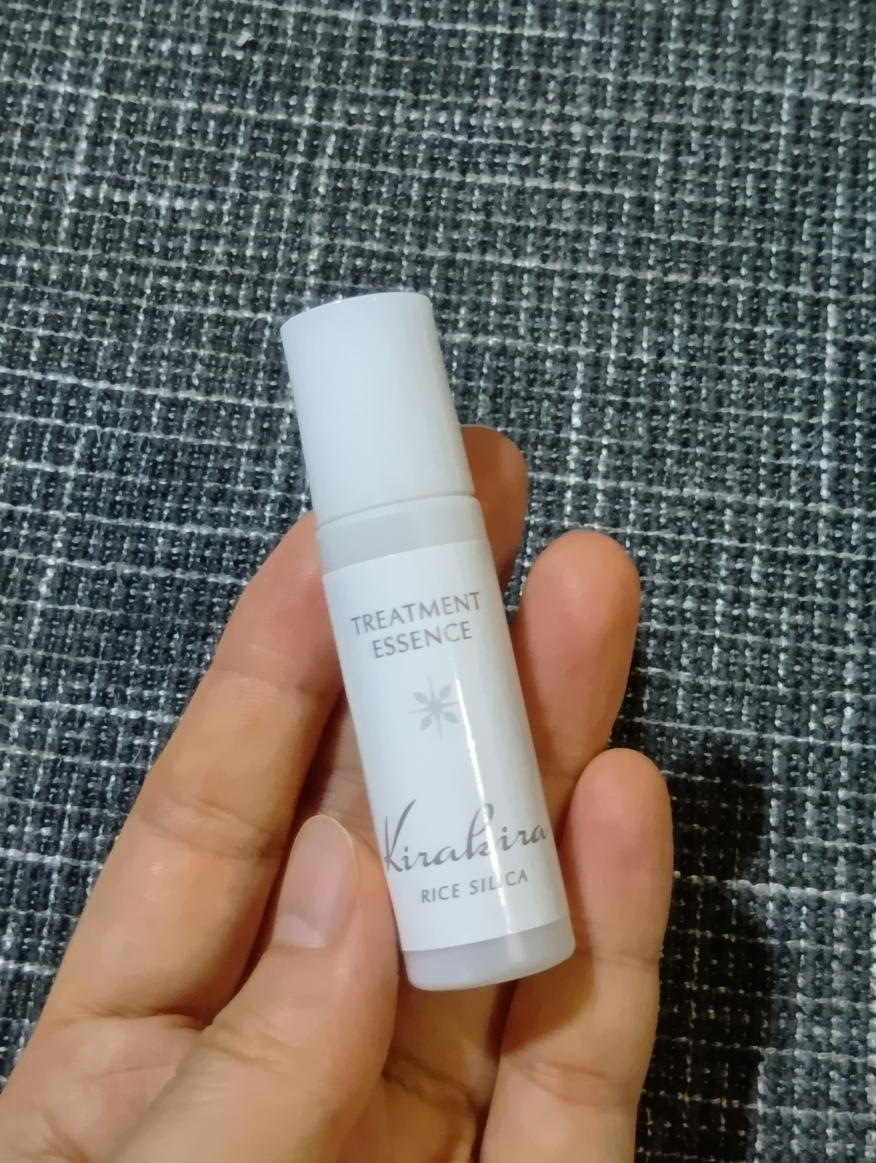 BEAUTIFUL SILICA トリートメントエッセンス（化粧水）のクチコミ「KIRAKIRAトラベルセット
使ってみました。


さらっとしたテクスチャー。

化粧水より.....」（1枚目）