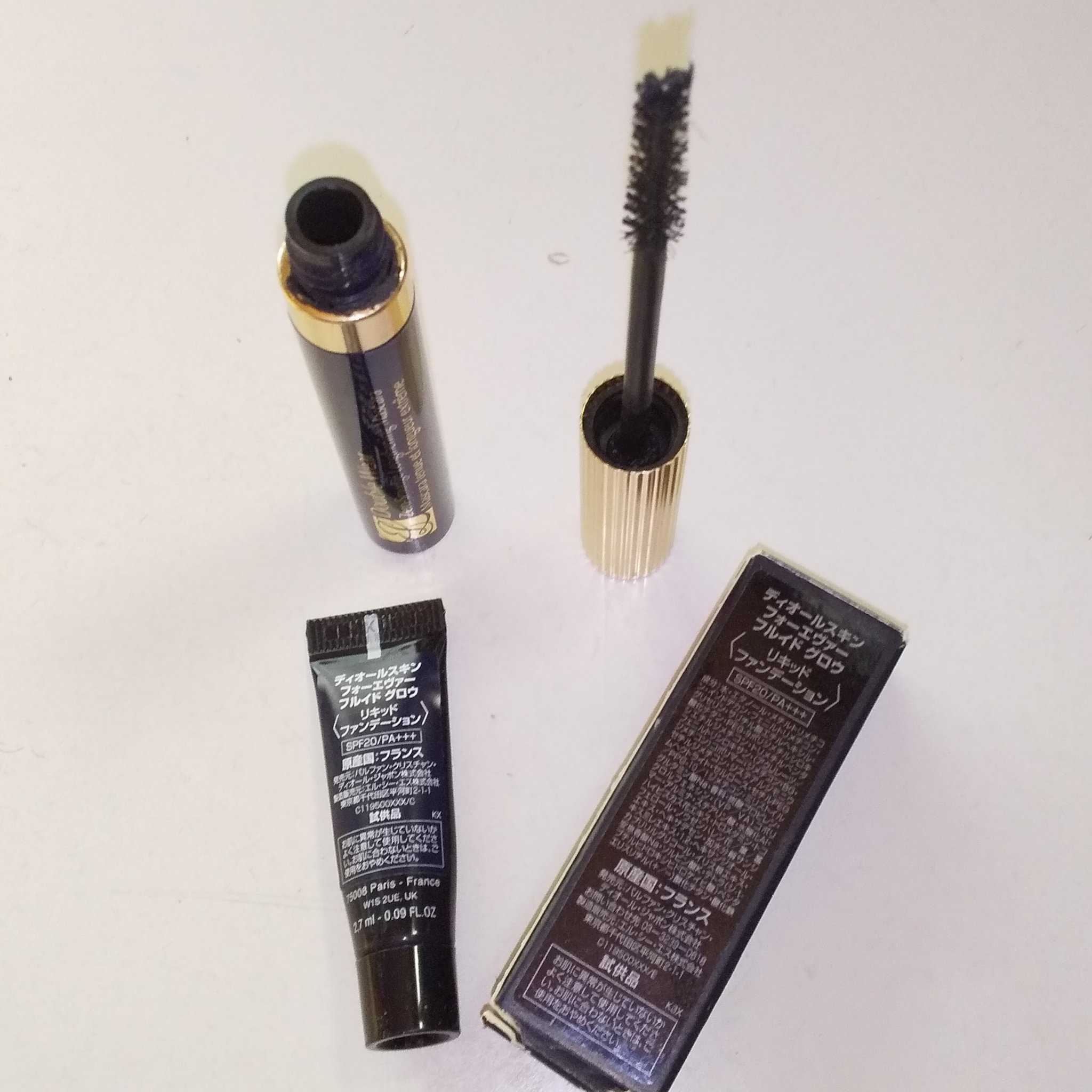 ディオールスキン フォーエヴァー フルイド グロウ 0Wウォーム/Dior/リキッドファンデーションを使ったクチコミ（3枚目）