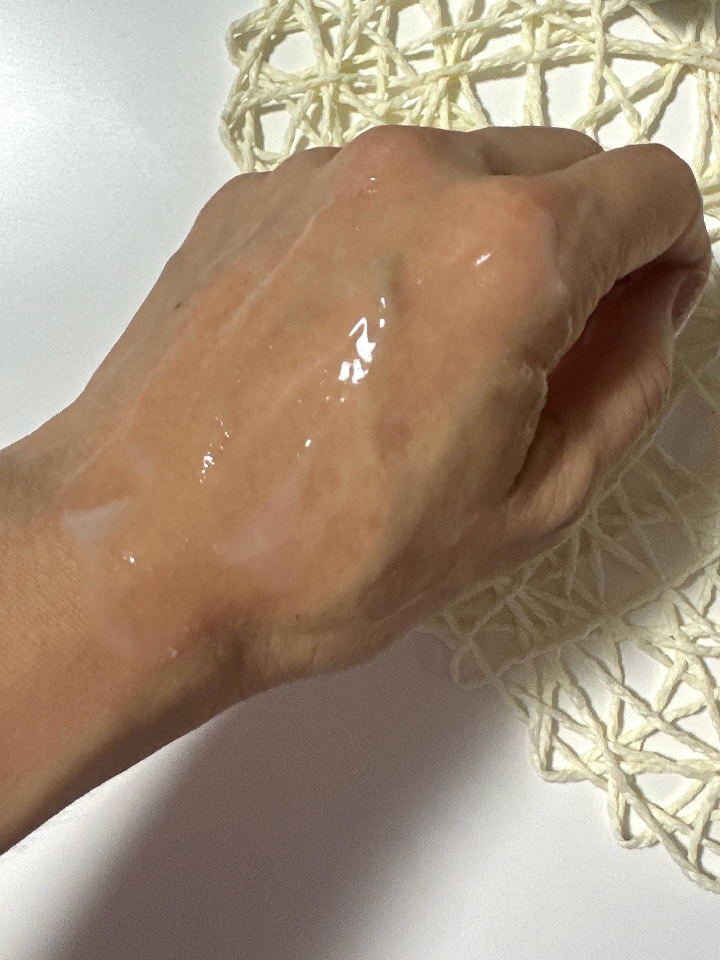 アネッサ　スキンセラム<医薬部外品>/アネッサ/フェイスクリームを使ったクチコミ（3枚目）