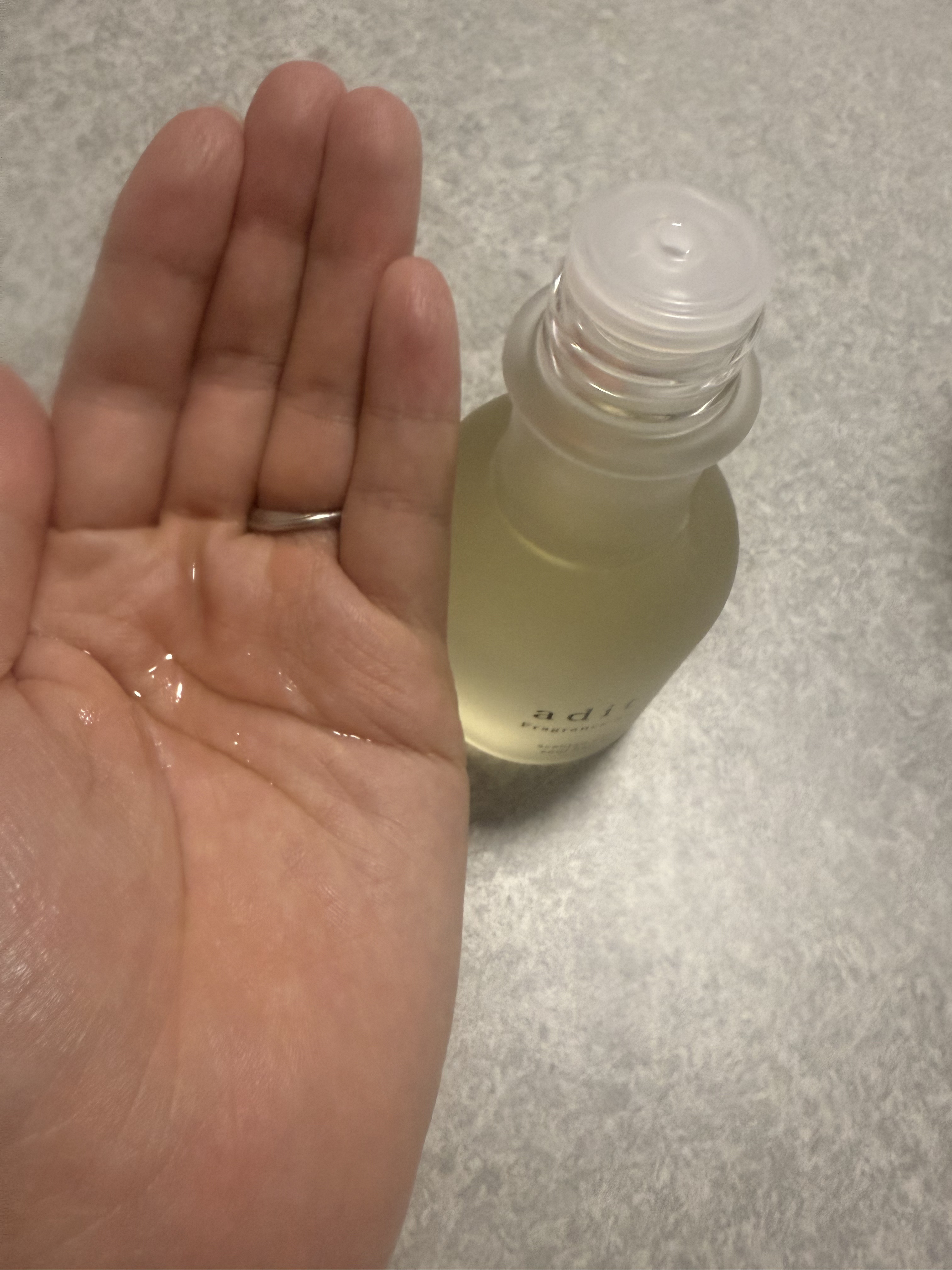 フレグランス スタイリングオイル/adit∞/ヘアオイルを使ったクチコミ（2枚目）