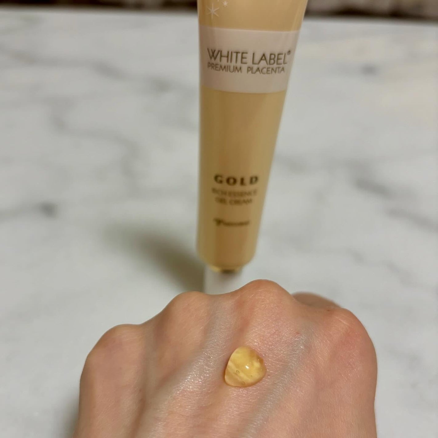 金のプラセンタ濃ハリもっちりーな/ホワイトラベル/アイケア・アイクリームを使ったクチコミ(2枚目)