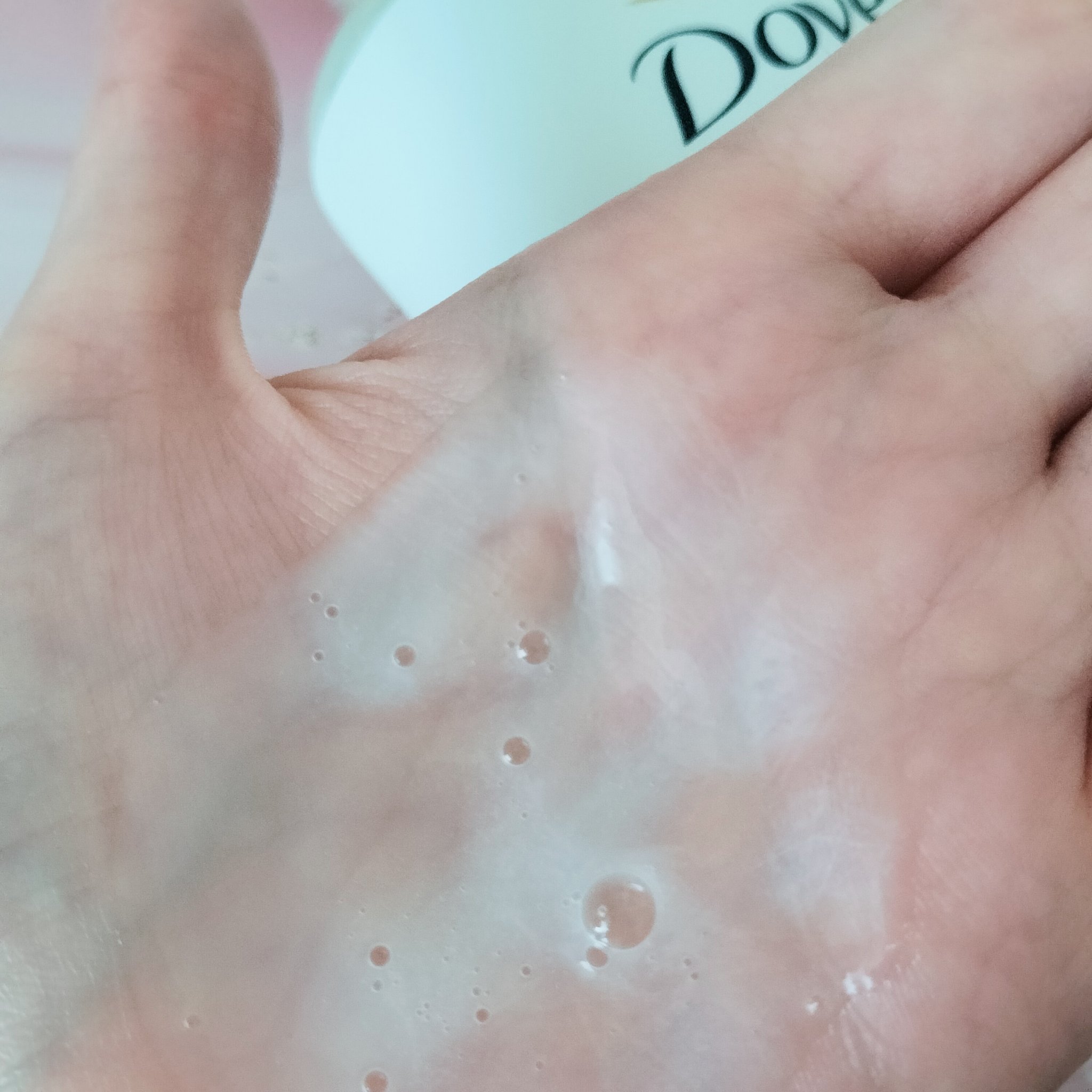 ダヴ ふわとろクリーミースクラブ ザクロ＆シアバター/ダヴ/ボディスクラブを使ったクチコミ（3枚目）