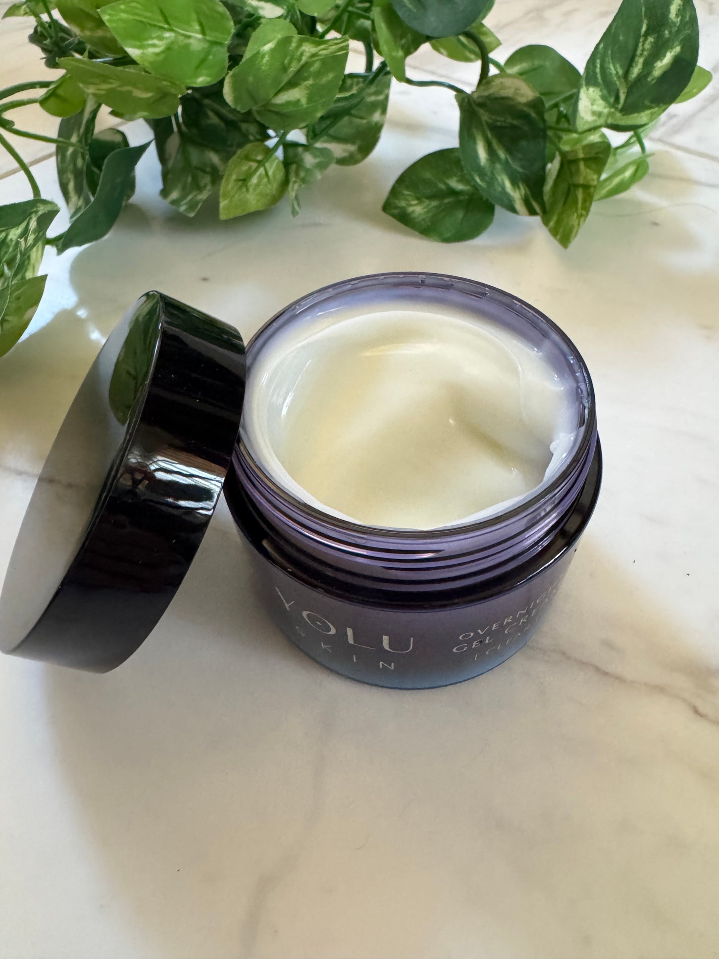 ヨル スキン オーバーナイトジェルクリーム クリア/YOLU/フェイスクリームを使ったクチコミ(2枚目)