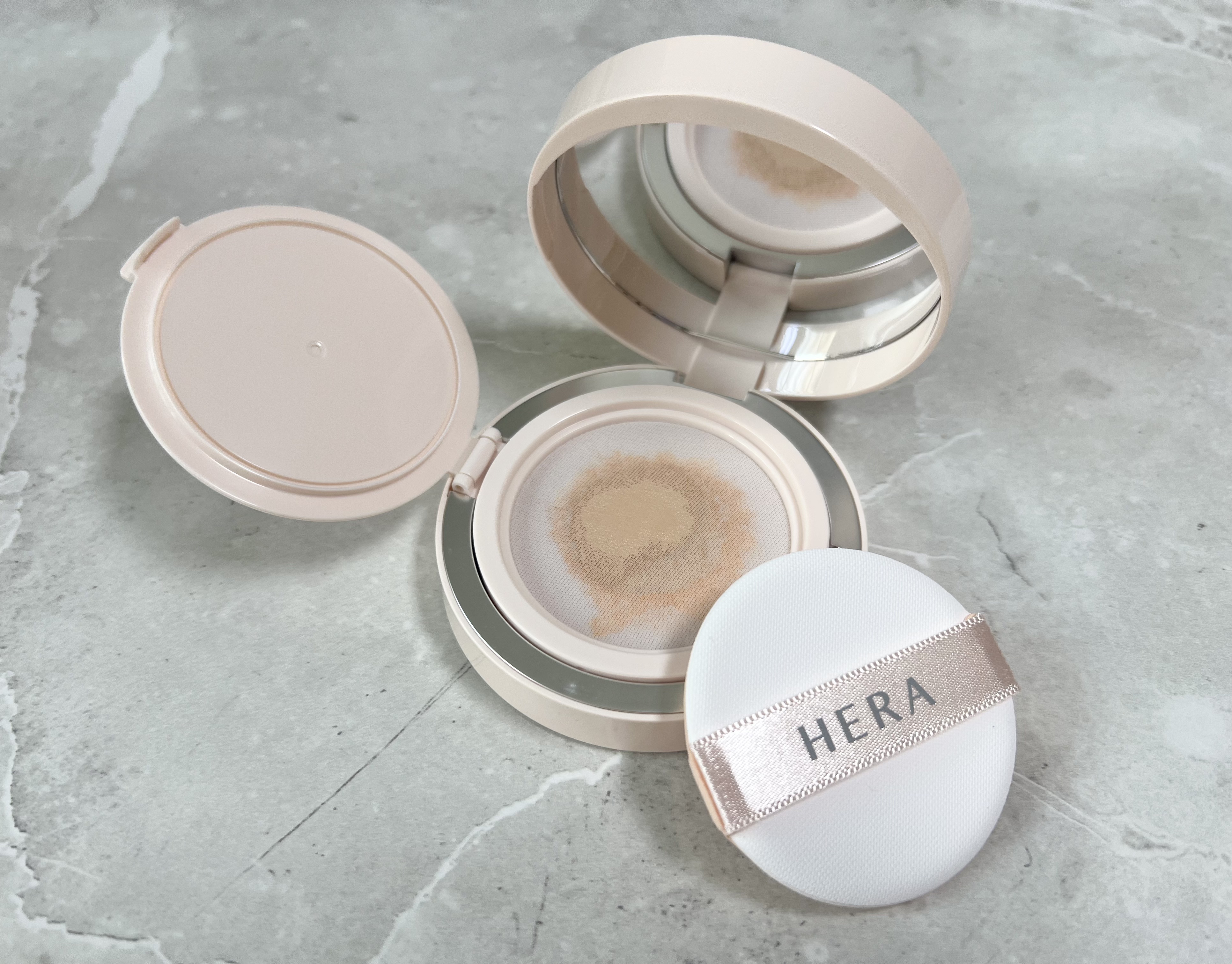 リフレクション スキン グロウ クッション ファンデーション/HERA/クッションファンデーションを使ったクチコミ（2枚目）