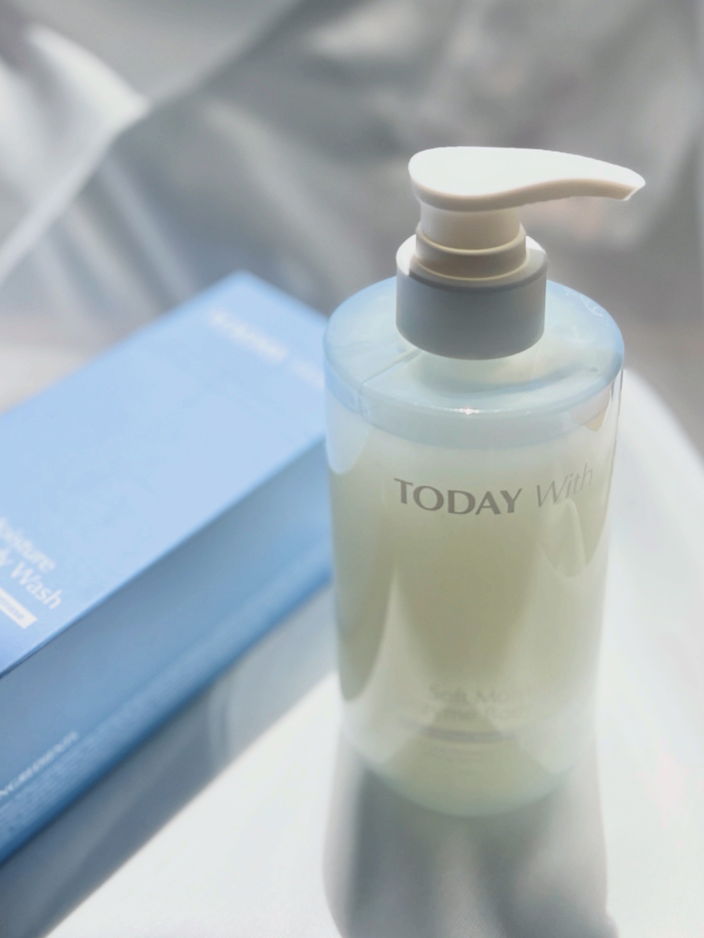 □特許成分で植物由来酵素が
　硬くなった角質や皮脂•老廃物を
　肌に刺激を与えずに分解洗浄
□10種類のヒアルロン酸と保湿に特化
□世界的な権威のドイツのダーマテストから
　「Excellent」最高ランク獲得（無刺激）

🙋‍♀️使って