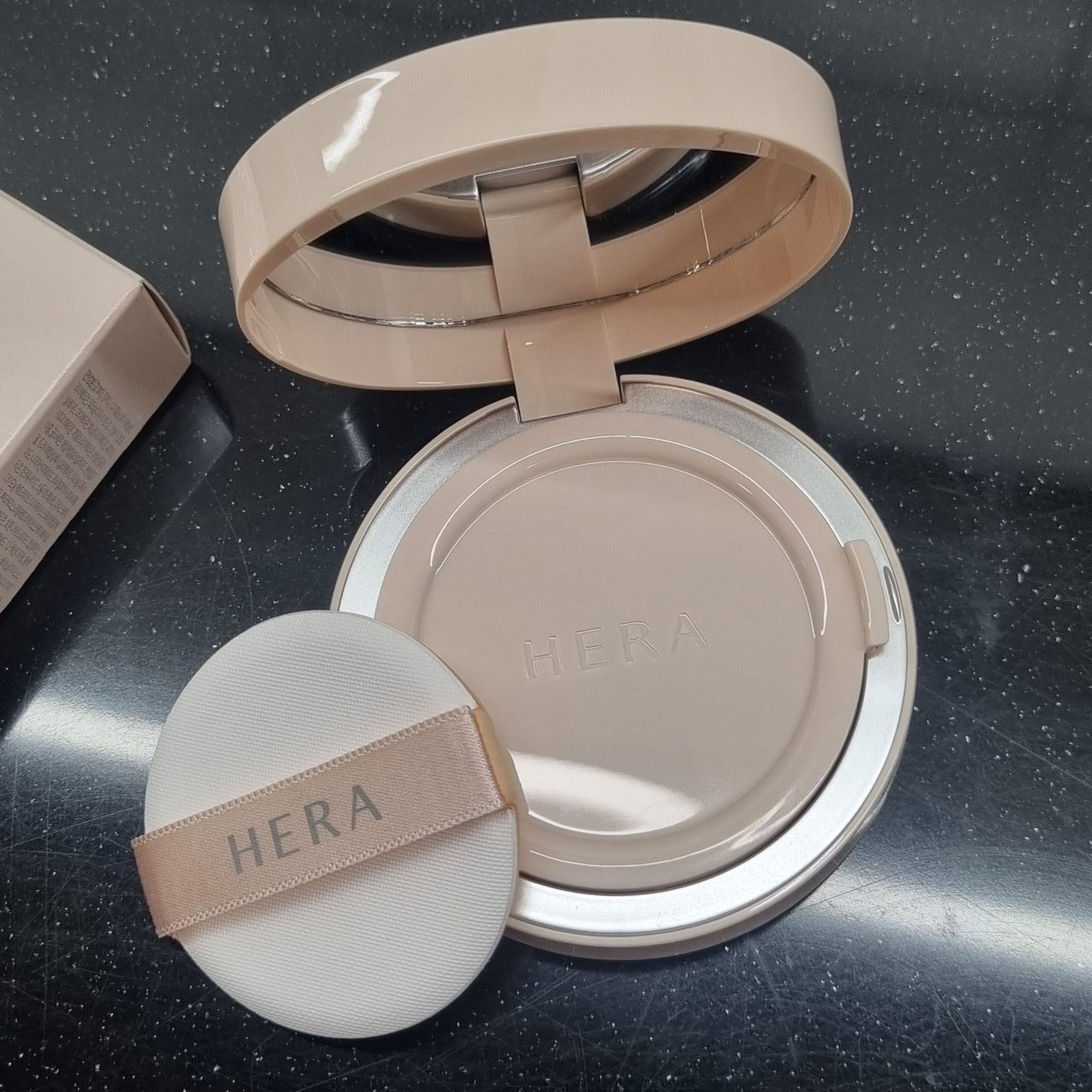 リフレクション スキン グロウ クッション ファンデーション/HERA/クッションファンデーションを使ったクチコミ(2枚目)