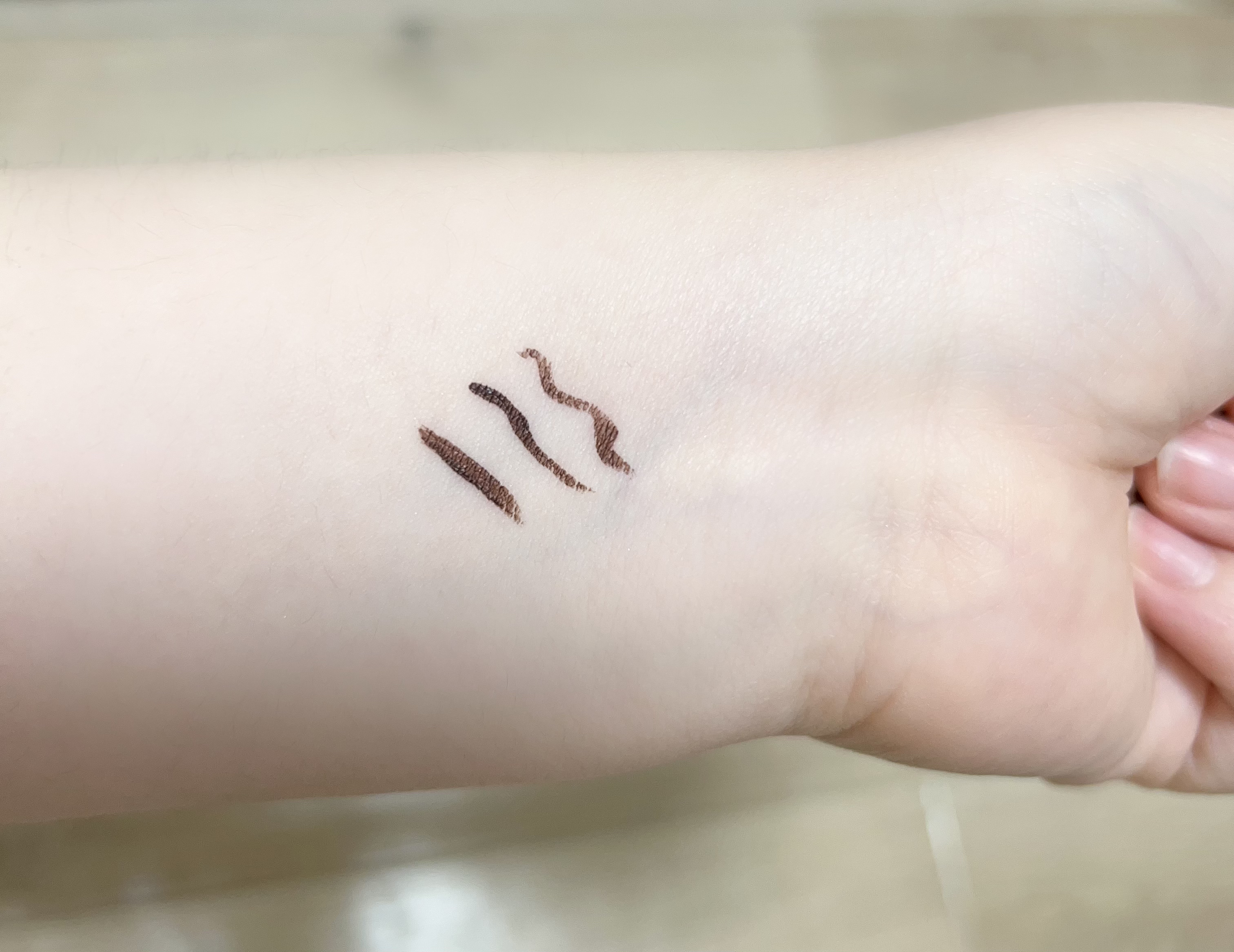 マッドアイ インテンス アイライナー 02 GLOSSY BROWN/GUERLAIN/リキッドアイライナーを使ったクチコミ（3枚目）