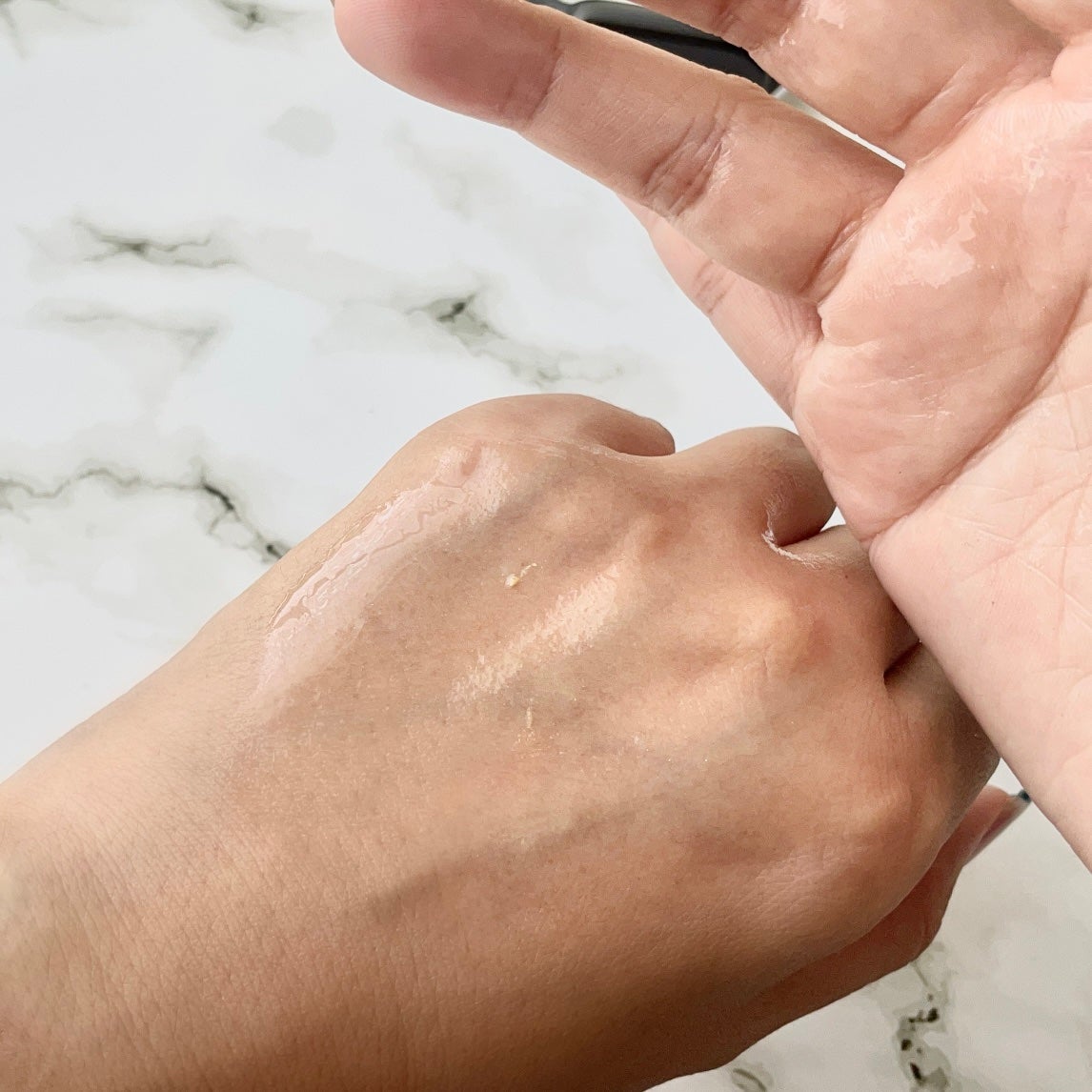 アベイユ ロイヤル ウォータリー オイル セロム/GUERLAIN/美容液を使ったクチコミ(4枚目)