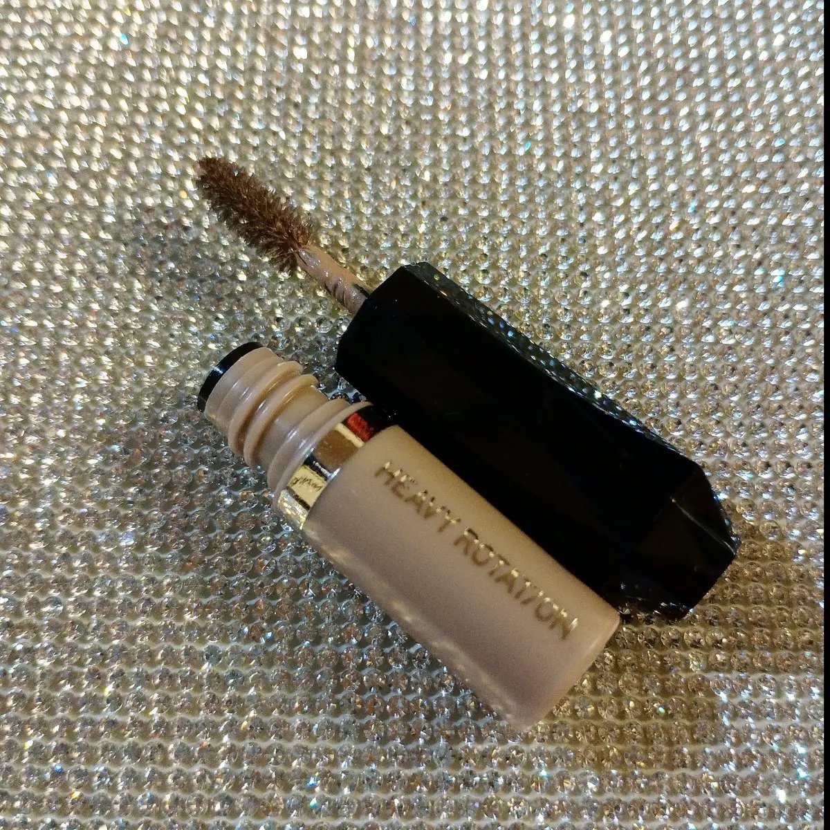 ヘビーローテーション カラーリングアイブロウEX/ヘビーローテーション/眉マスカラを使ったクチコミ（2枚目）