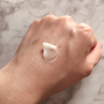 ヨル スキン オーバーナイトジェルクリーム クリア/YOLU/フェイスクリームを使ったクチコミ(3枚目)